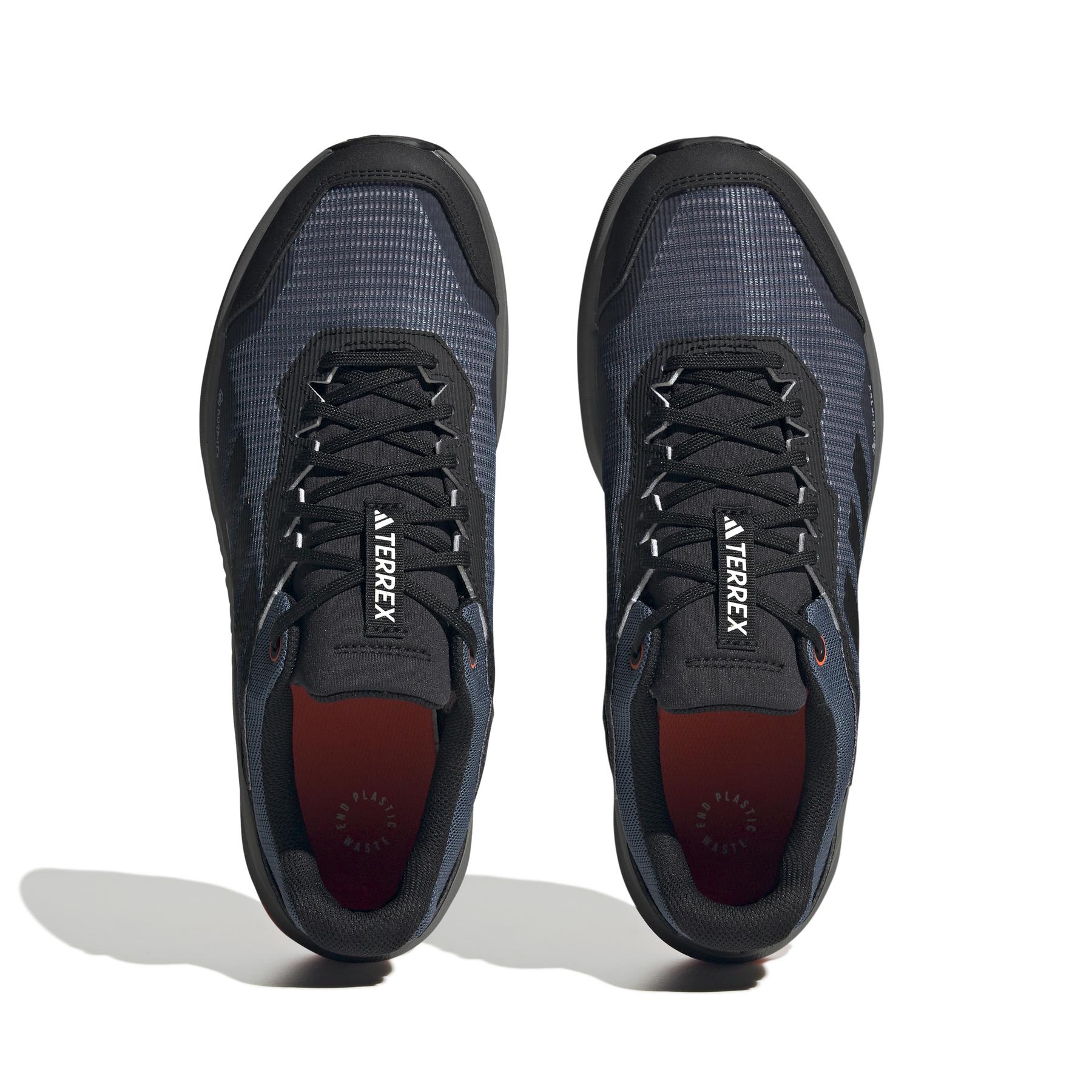 product/a/d/adidas_hq1234_3_footwear_photography_top_portrait_view_white.jpg