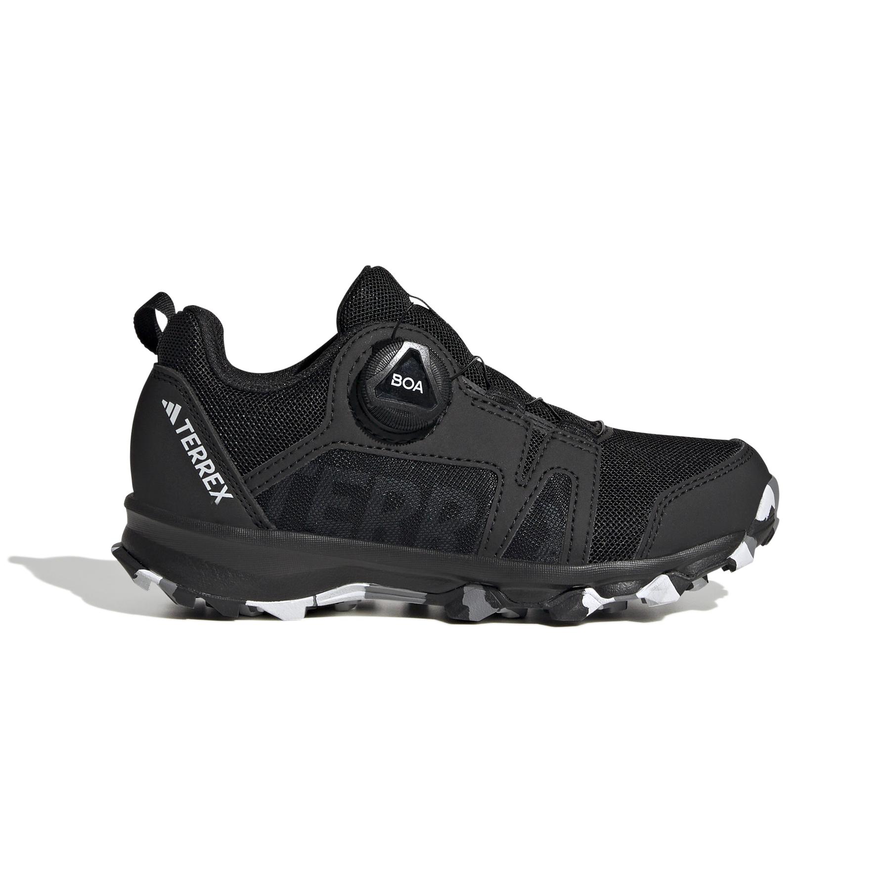 product/a/d/adidas_hq3499_1_footwear_photography_side_lateral_center_view_white_000.jpg