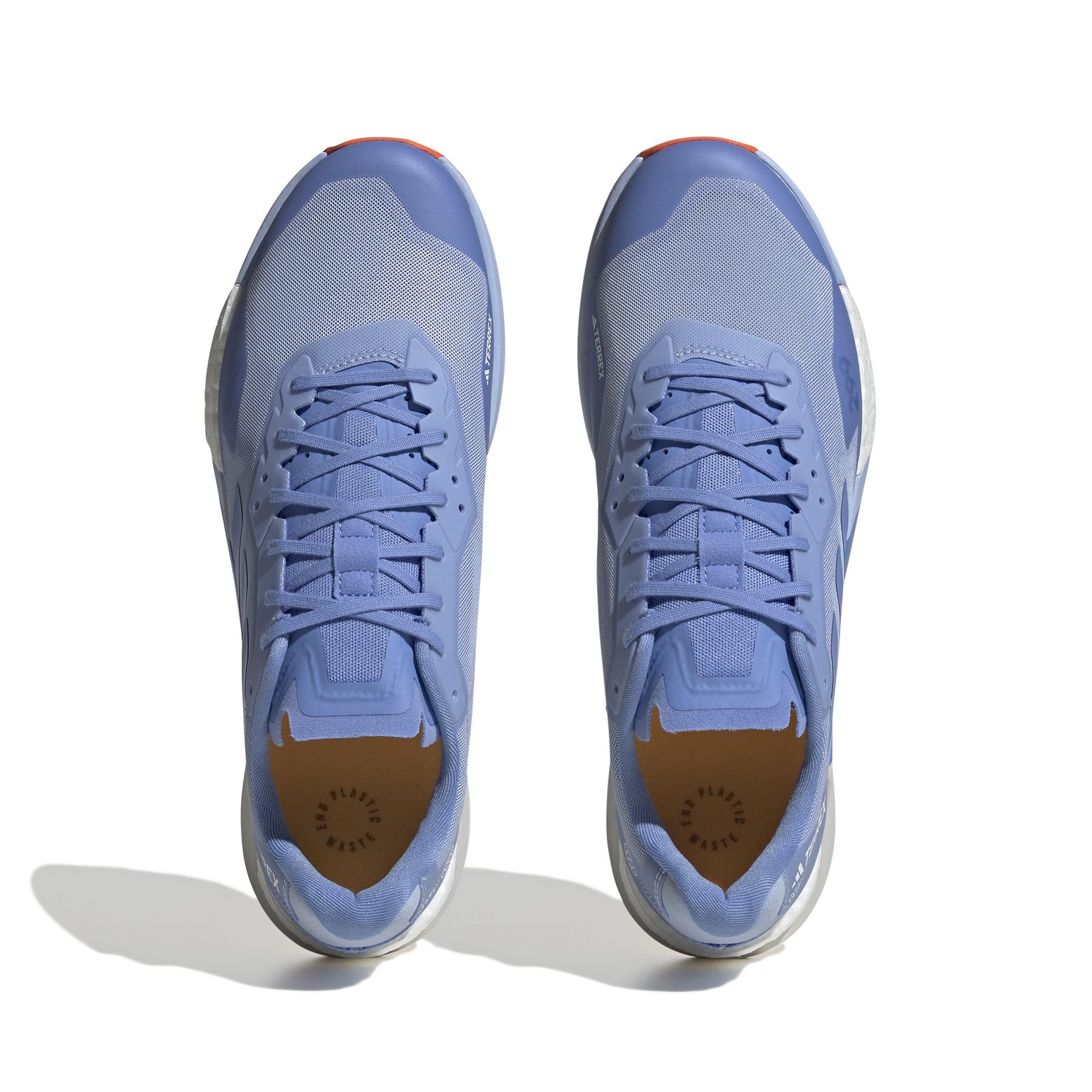 product/a/d/adidas_hr1082_3_footwear_photography_top_portrait_view_white_000.jpg