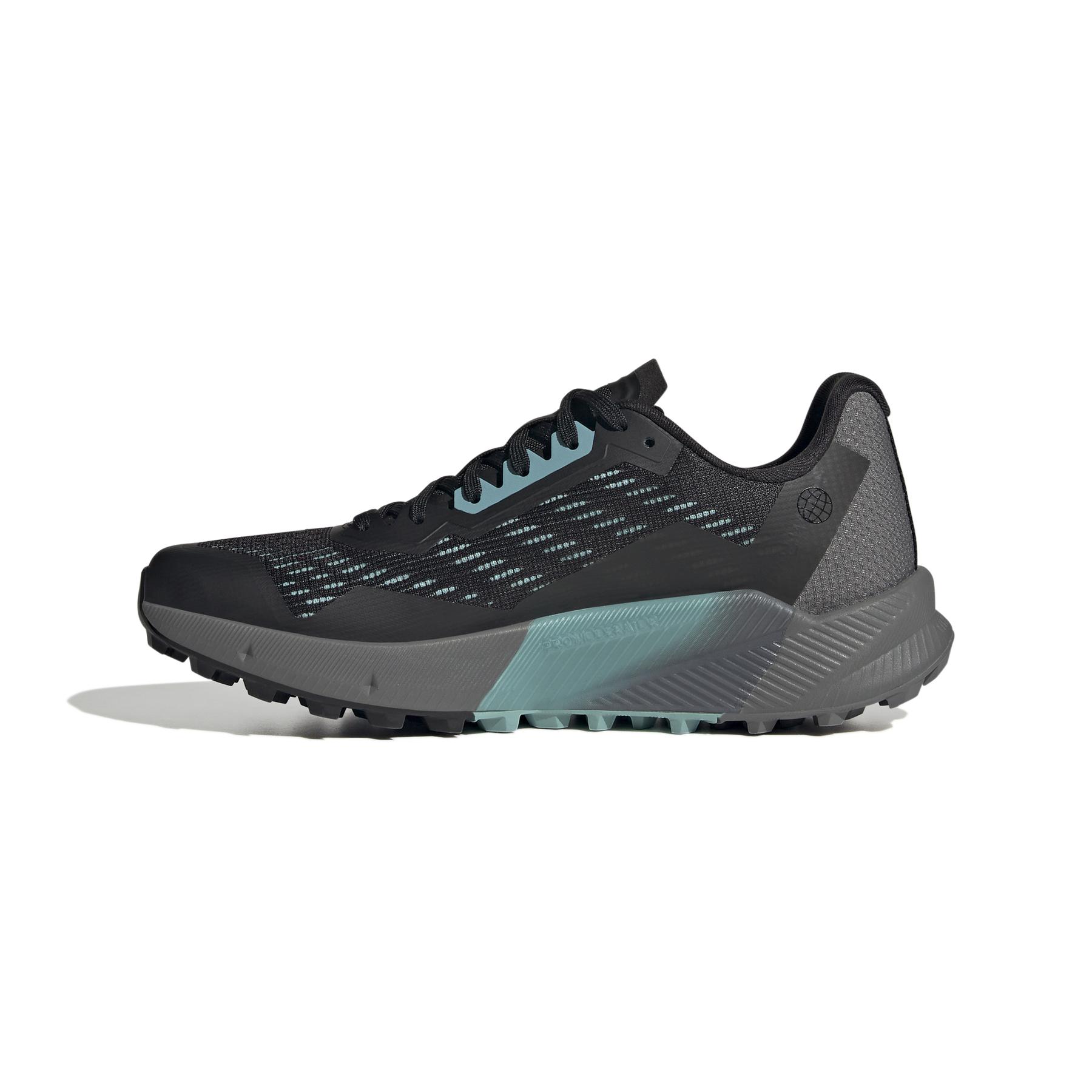 product/a/d/adidas_hr1140_5_footwear_photography_side_medial_center_view_white_000.jpg