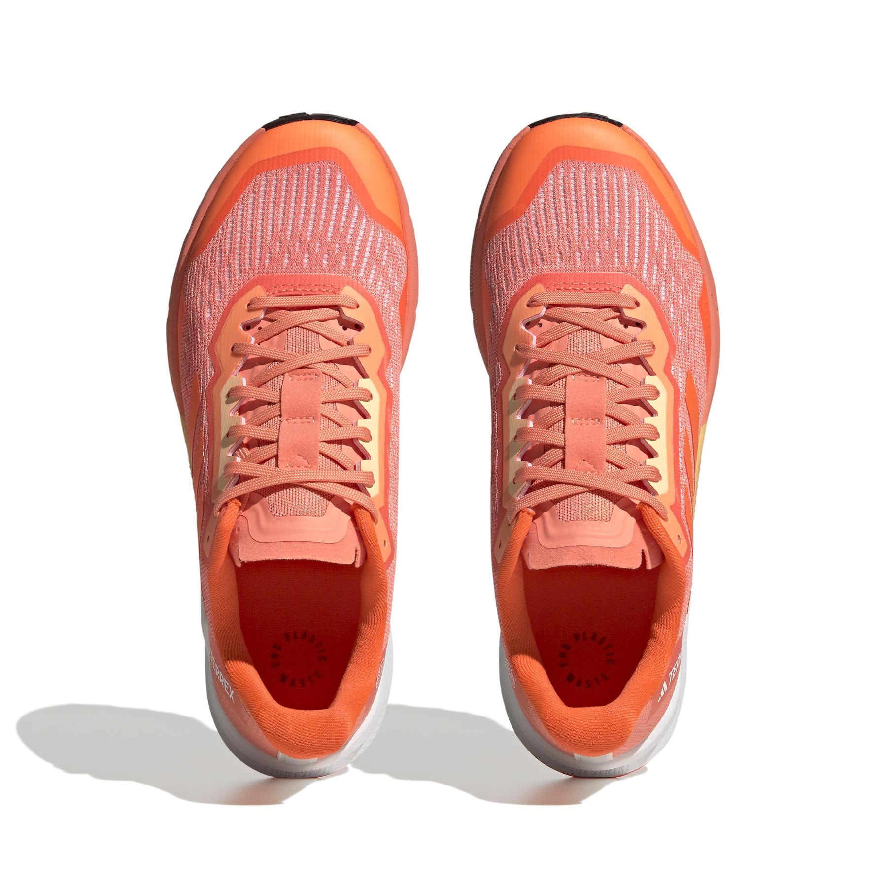 product/a/d/adidas_hr1141_3_footwear_photography_top_portrait_view_white_000.jpg
