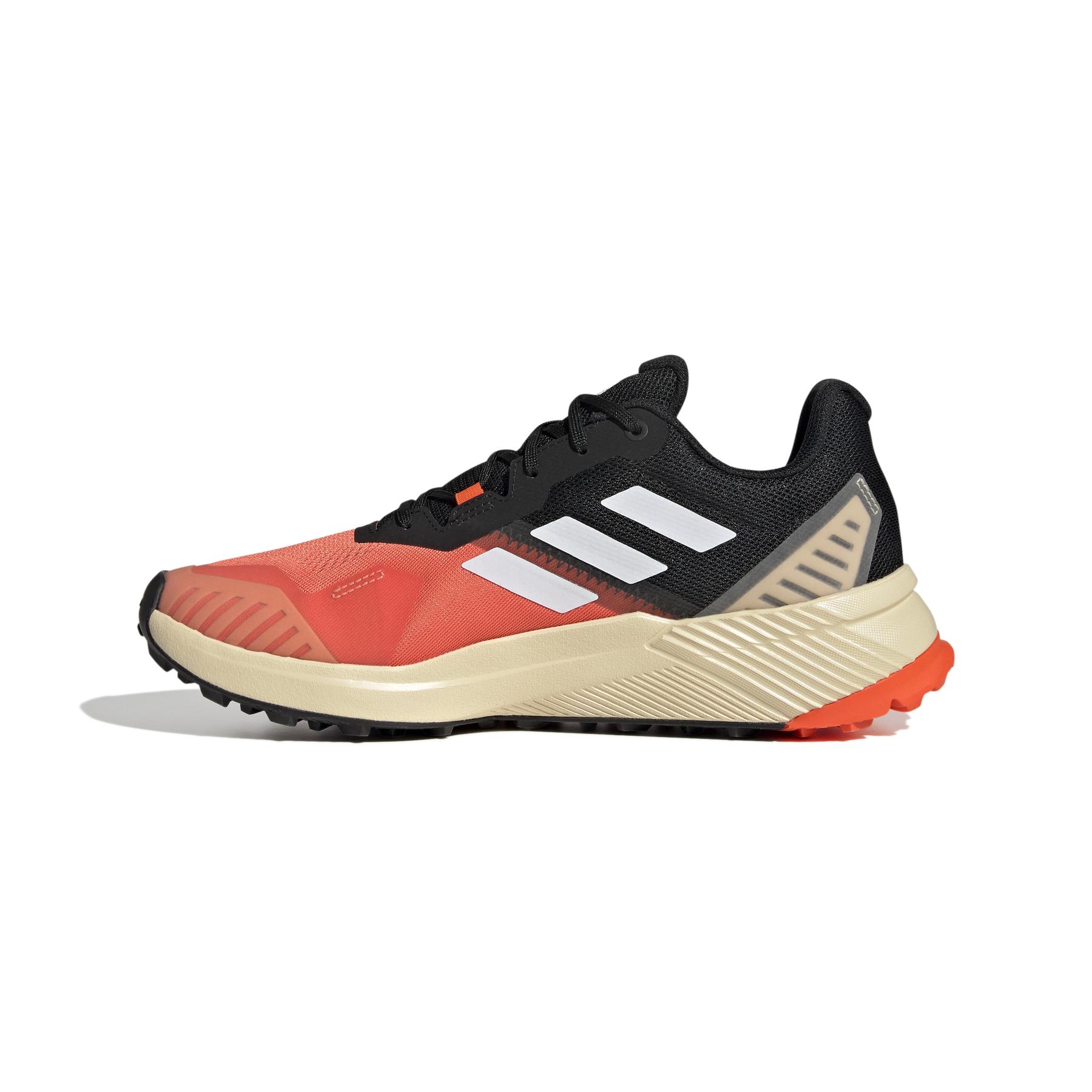 product/a/d/adidas_hr1179_5_footwear_photography_side_medial_center_view_white_000.jpg