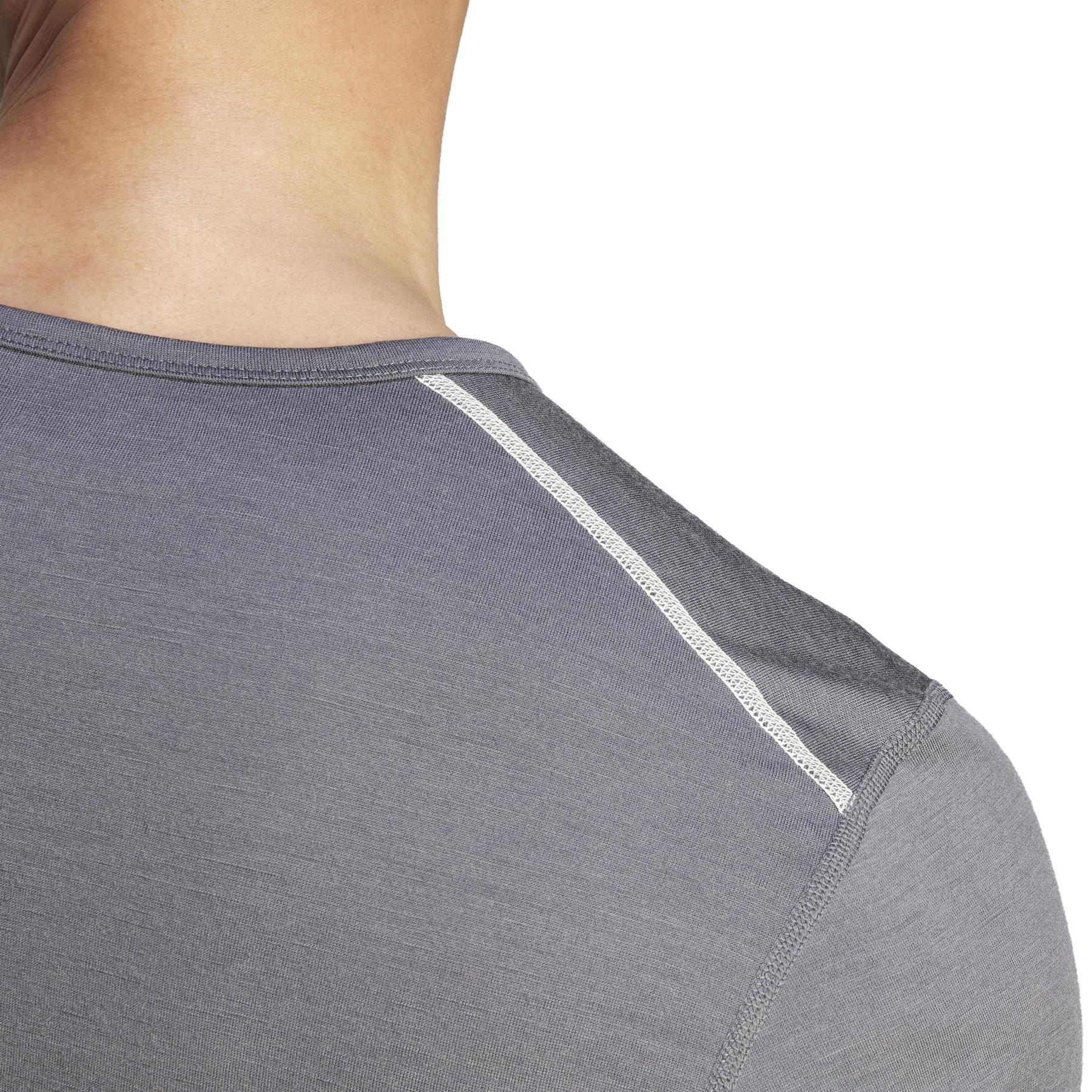 product/a/d/adidas_hz8552_8_apparel_on_model_detail_view_2_white.jpg