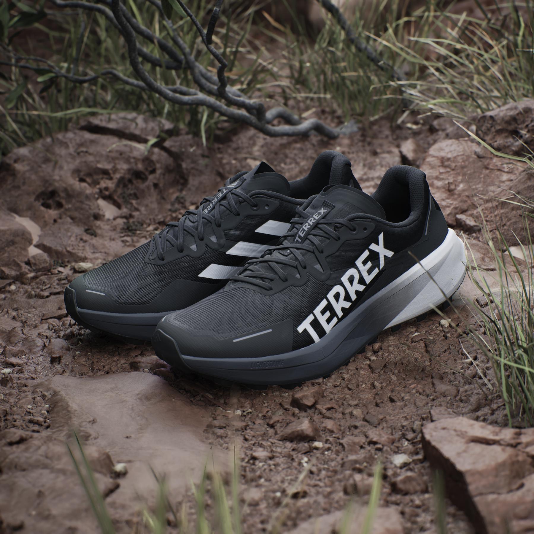 product/a/d/adidas_id0343_18_footwear_photography_heromrktng_view_5.jpg