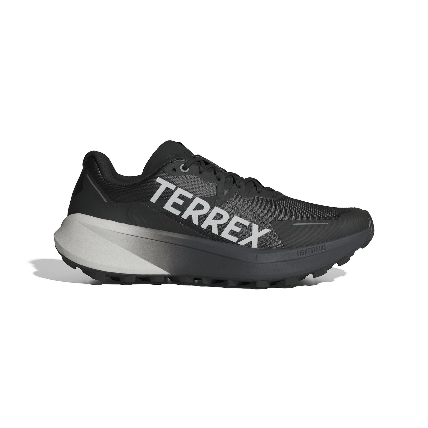product/a/d/adidas_id0343_1_footwear_photography_side_lateral_center_view_white.jpg