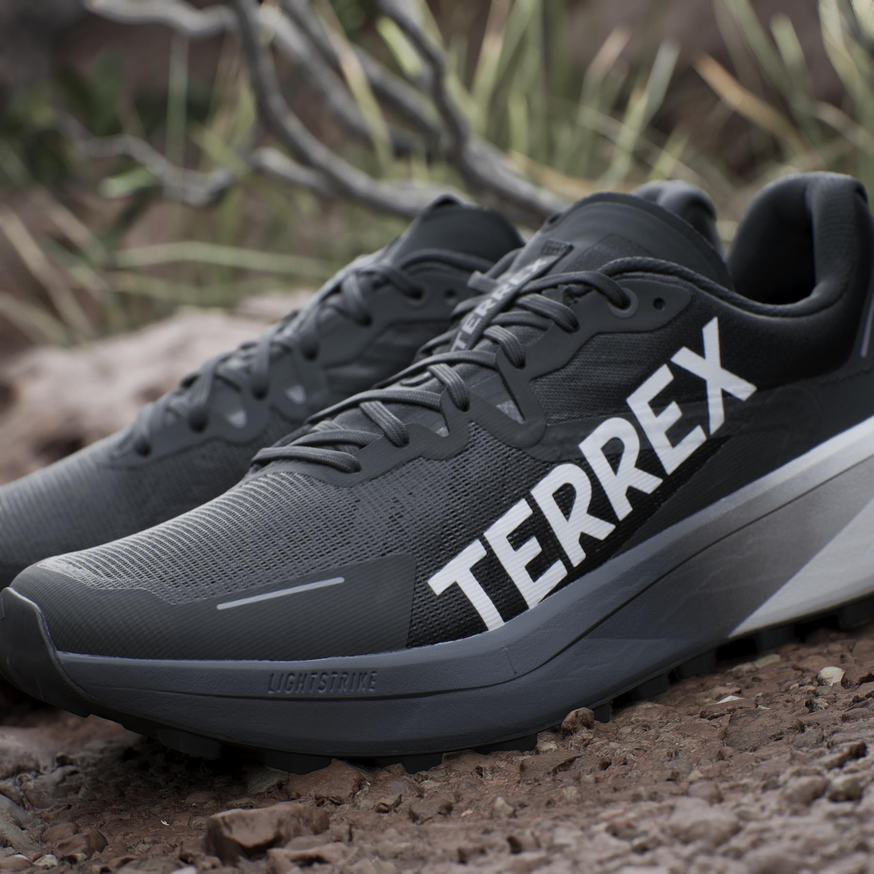 product/a/d/adidas_id0343_22_footwear_photography_heromrktng_view_9.jpg