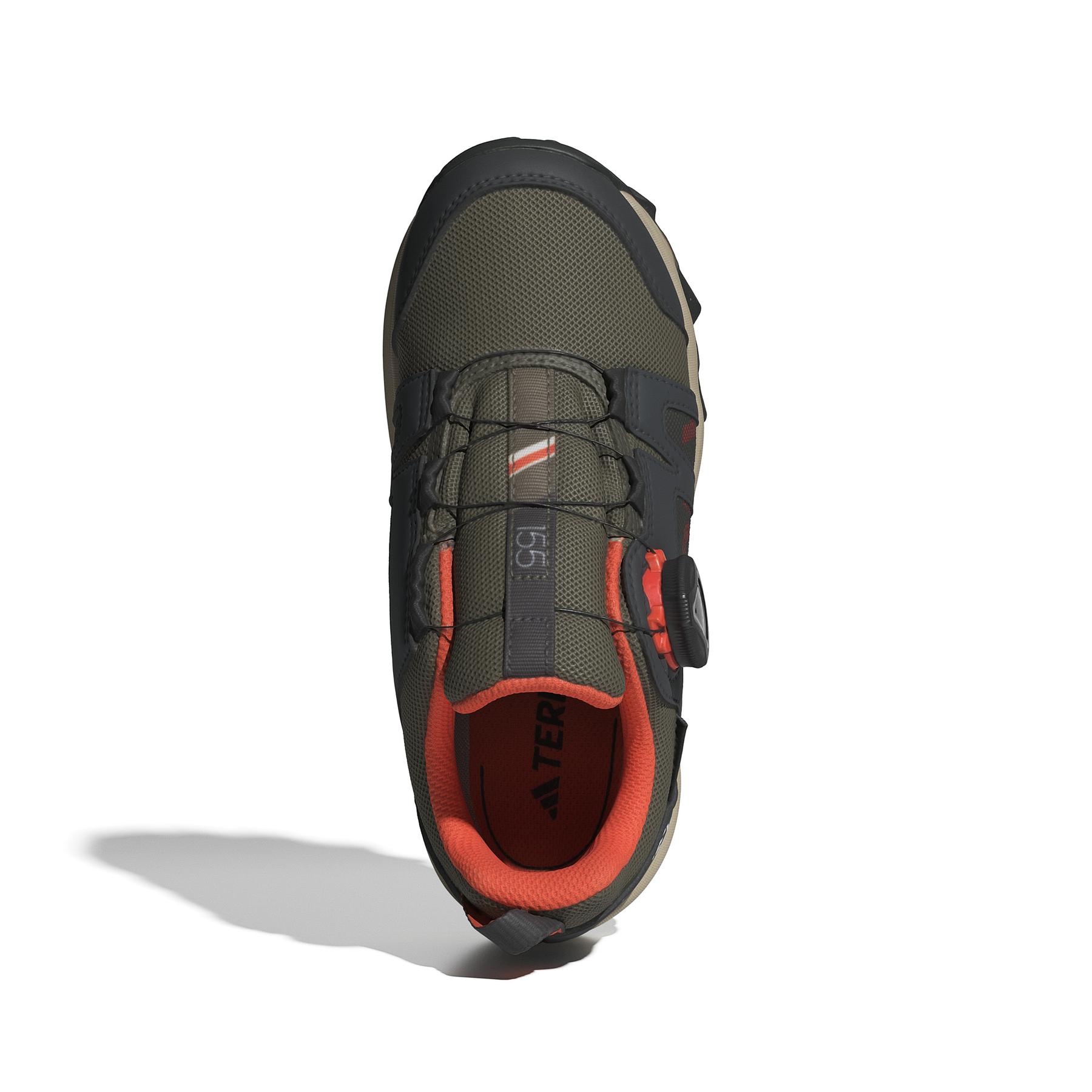 product/a/d/adidas_id0870_3_footwear_photography_top_portrait_view_white.jpg