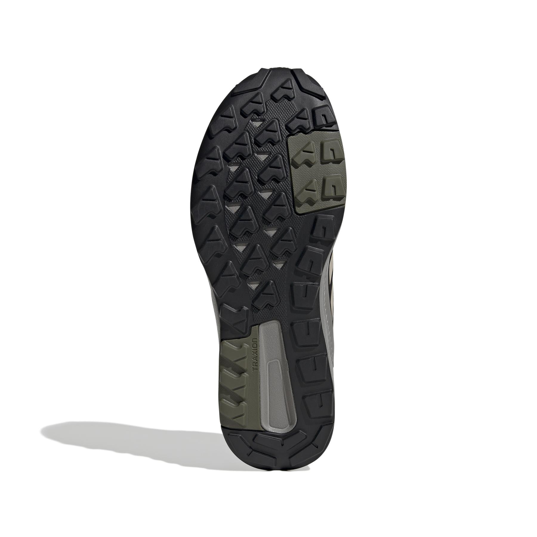 product/a/d/adidas_id0894_4_footwear_photography_bottom_view_white.jpg
