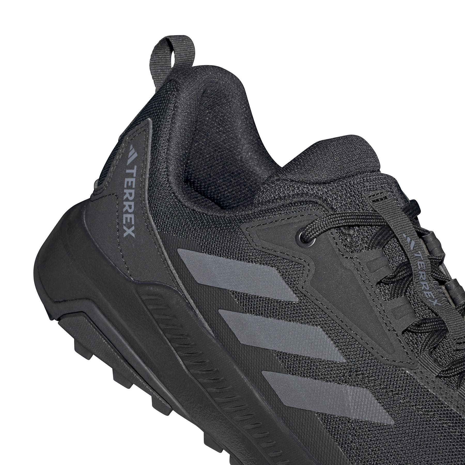 product/a/d/adidas_id0895_13_footwear_photography_reflective_detail_white.jpg