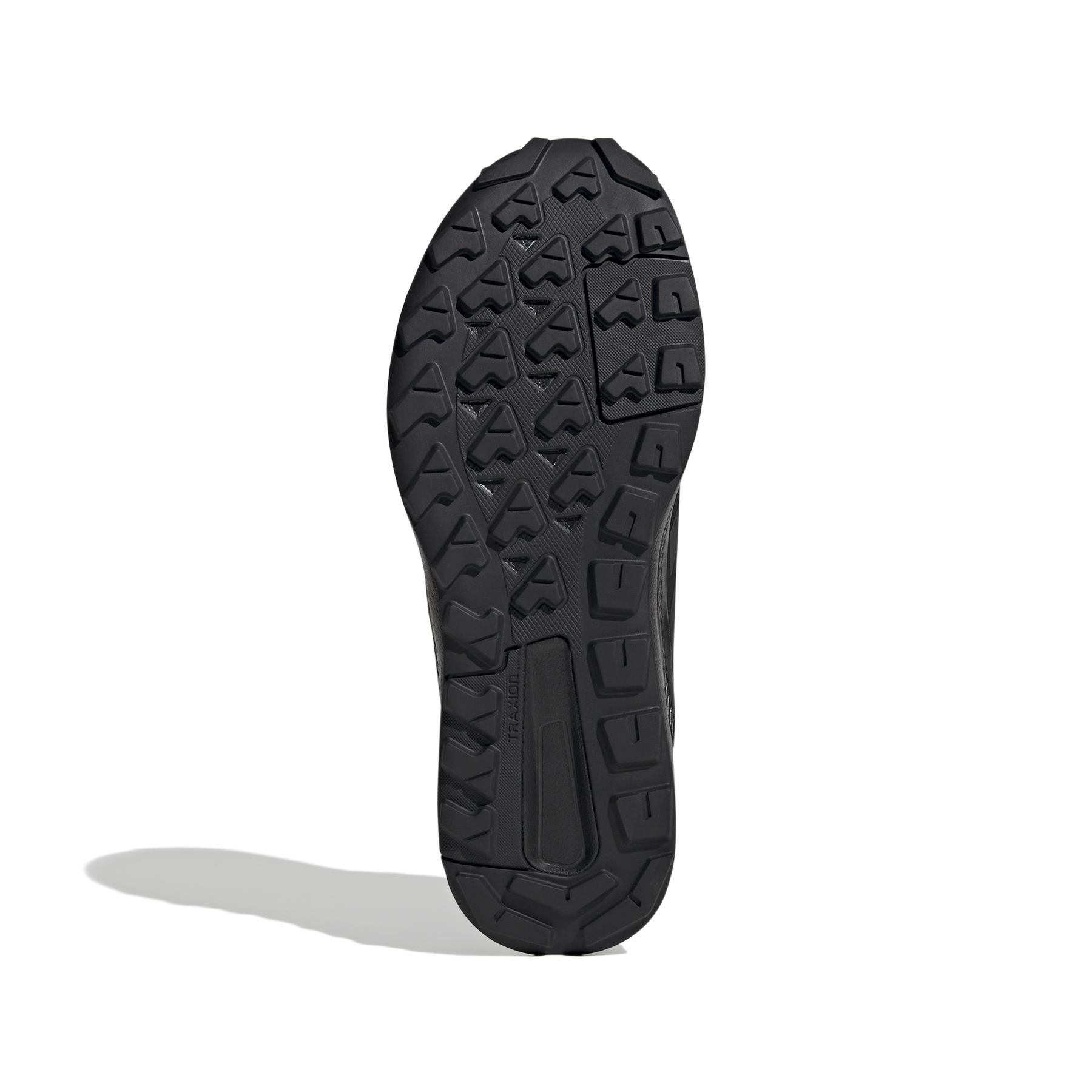 product/a/d/adidas_id0895_4_footwear_photography_bottom_view_white.jpg