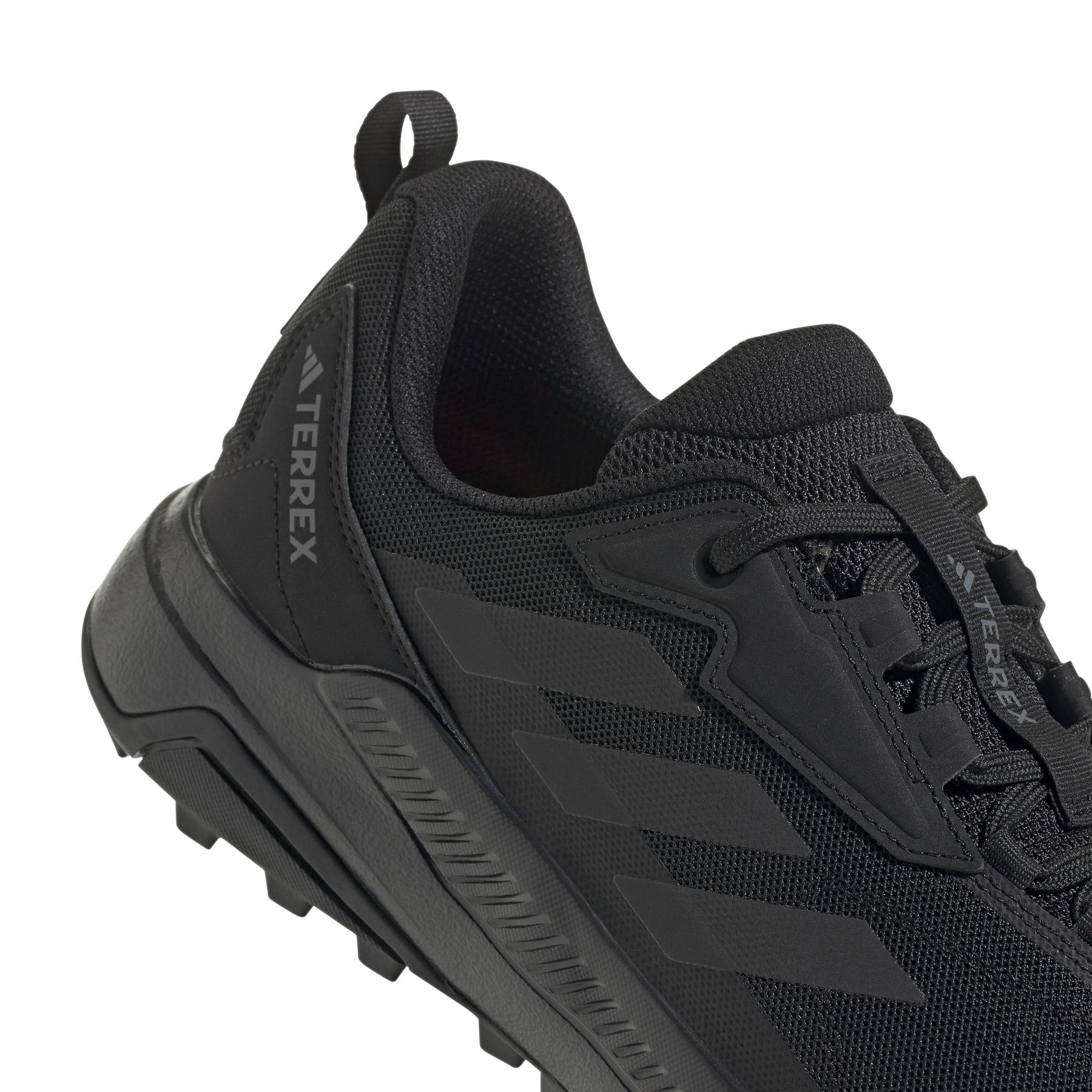 product/a/d/adidas_id0895_8_footwear_photography_detail_view_1_white.jpg