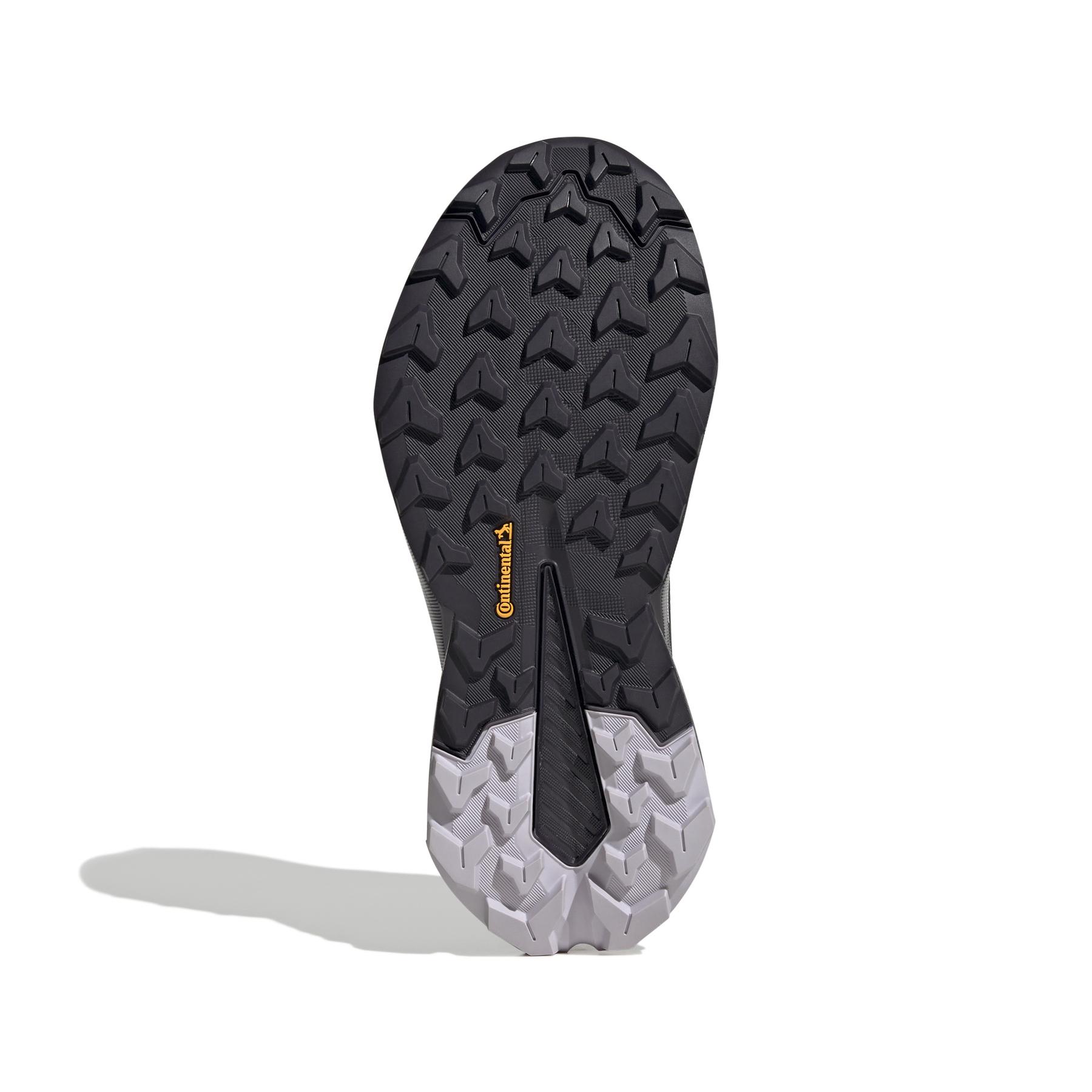 product/a/d/adidas_id0908_4_footwear_photography_bottom_view_white.jpg