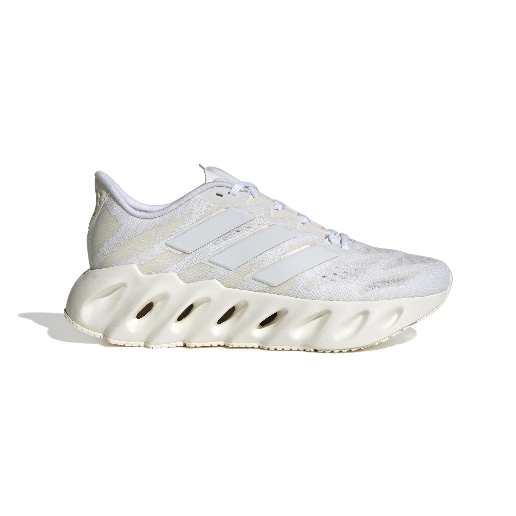 product/a/d/adidas_id1789_1_footwear_photography_side_lateral_center_view_white_bv.jpg