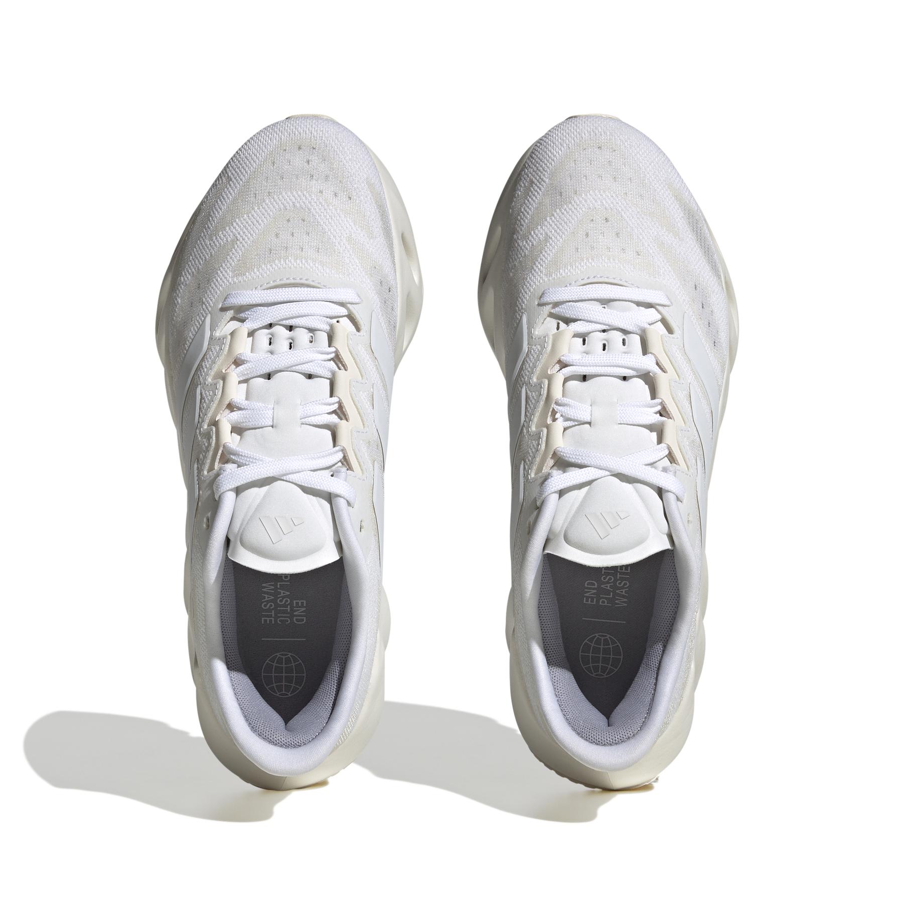 product/a/d/adidas_id1789_3_footwear_photography_top_portrait_view_white_bv.jpg