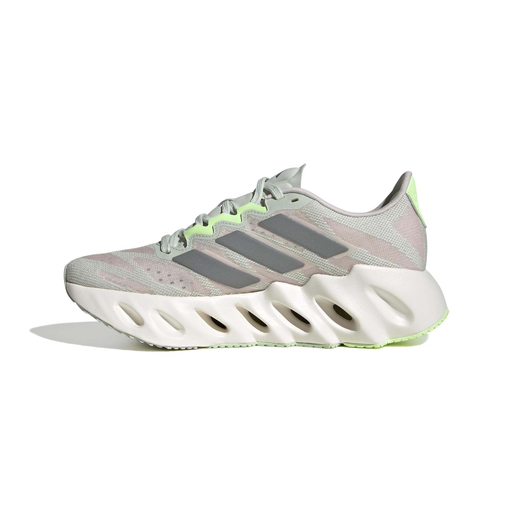 product/a/d/adidas_id2646_5_footwear_photography_side_medial_center_view_white.jpg