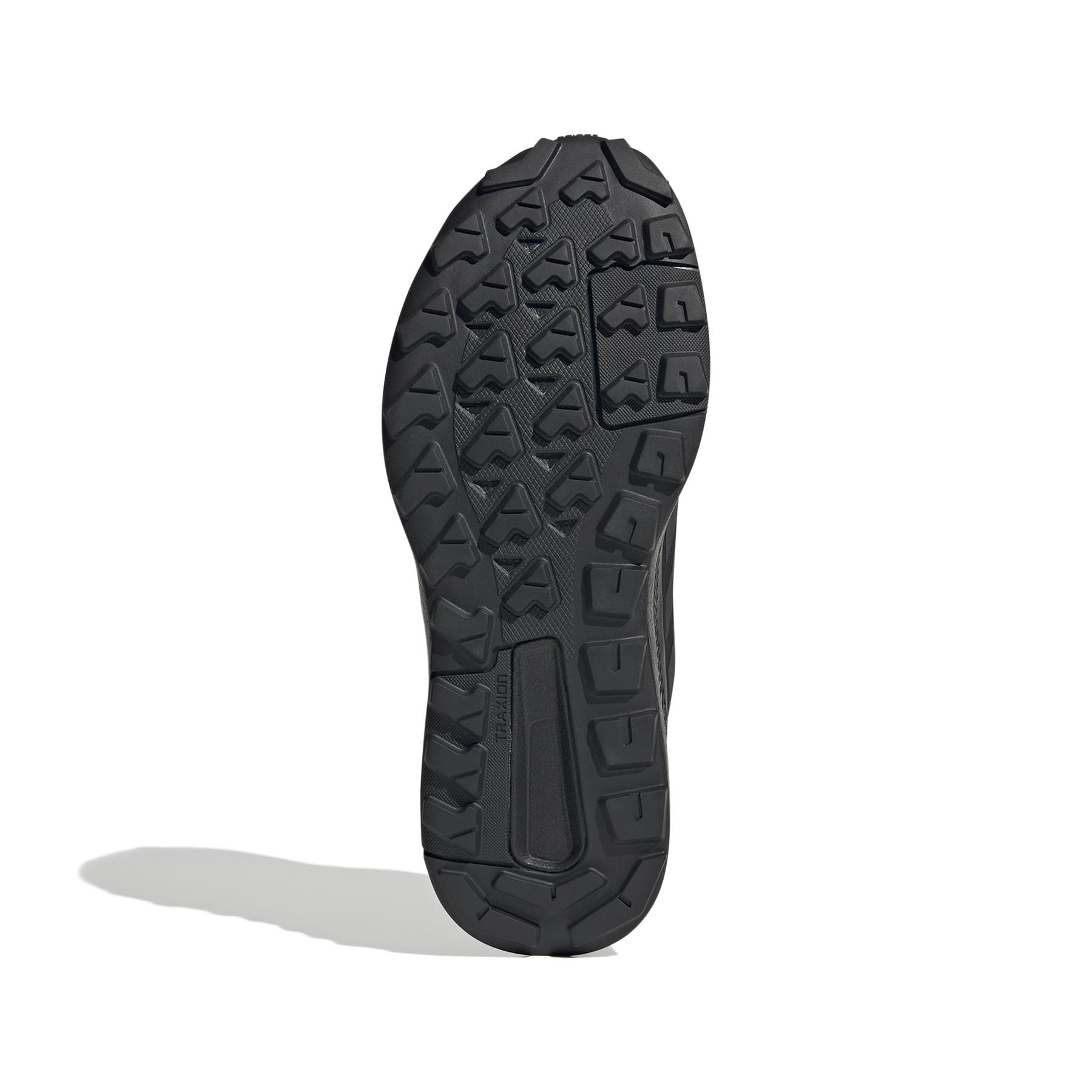 product/a/d/adidas_id3469_4_footwear_photography_bottom_view_white-nw091625.jpg