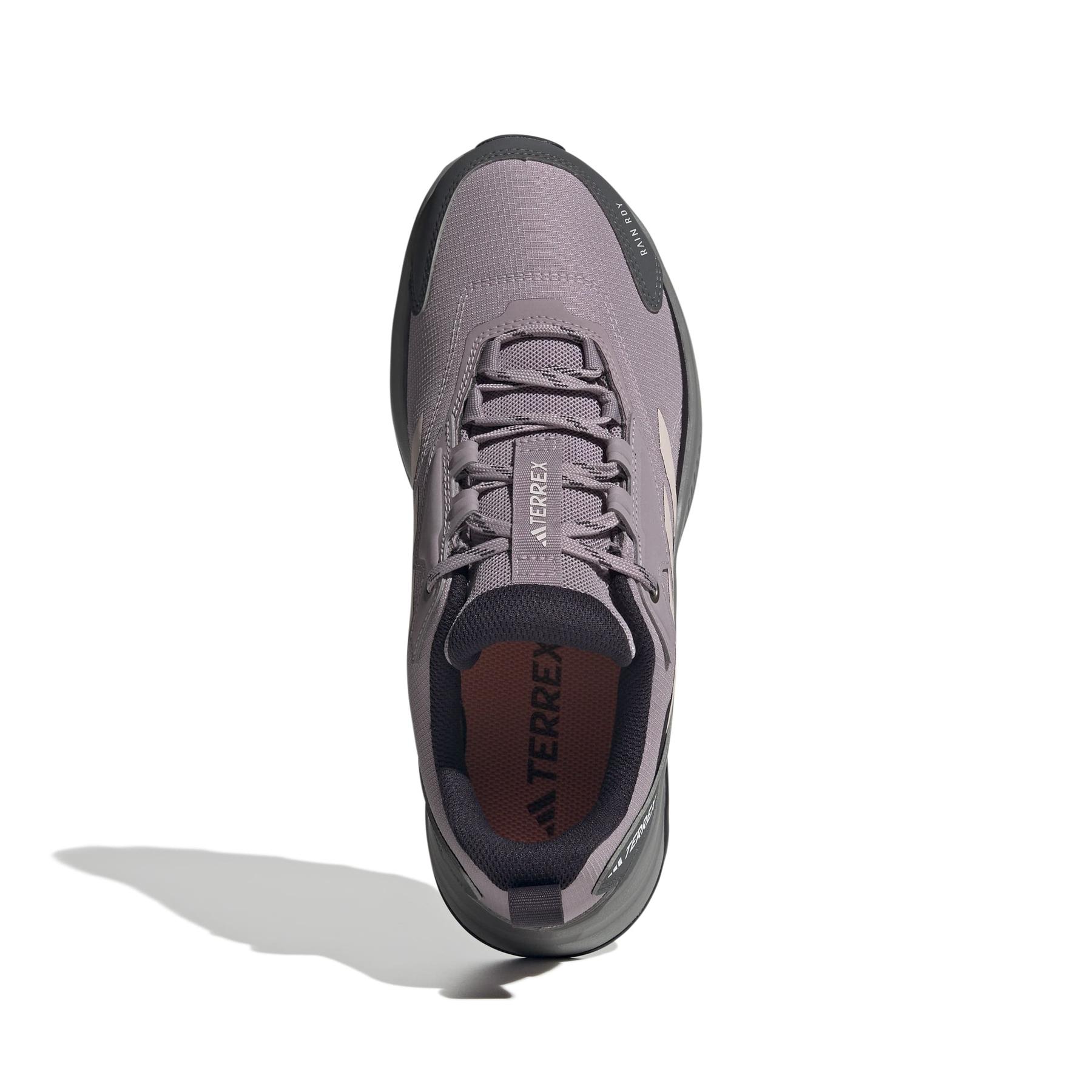 product/a/d/adidas_id3471_3_footwear_photography_top_portrait_view_white-nw091625.jpg