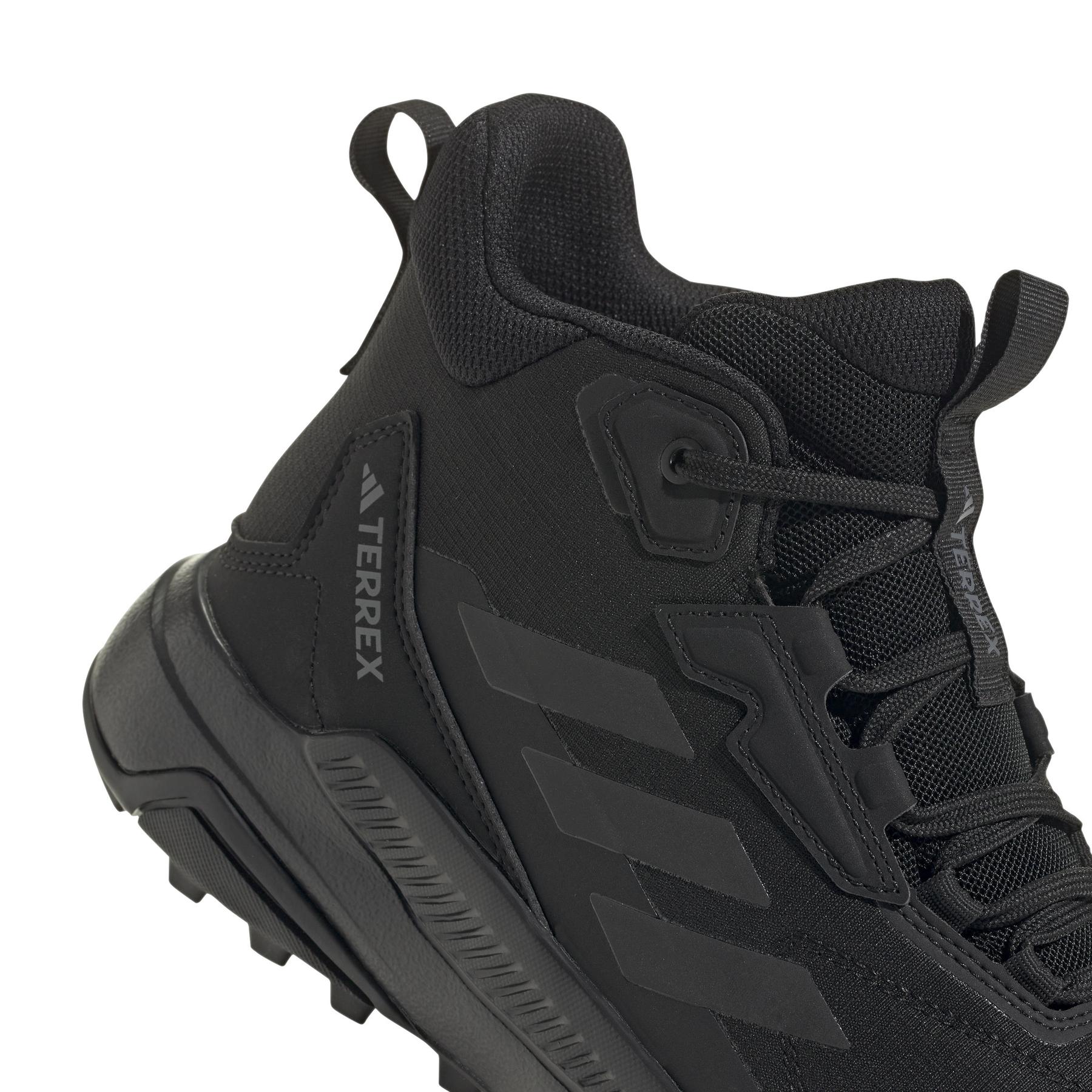 product/a/d/adidas_id3473_8_footwear_photography_detail_view_1_white.jpg