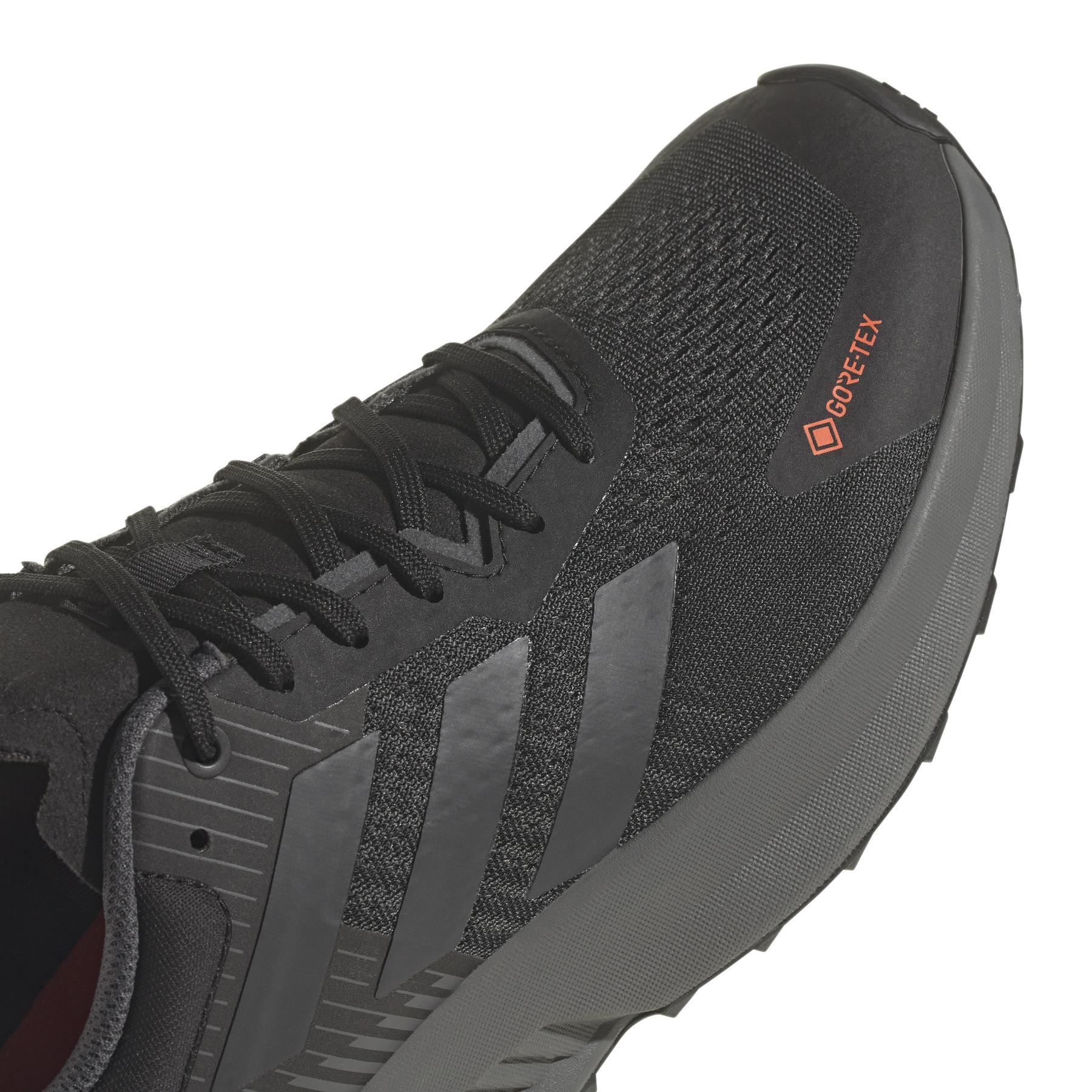 product/a/d/adidas_id6714_8_footwear_photography_detail_view_1_white_bv.jpg
