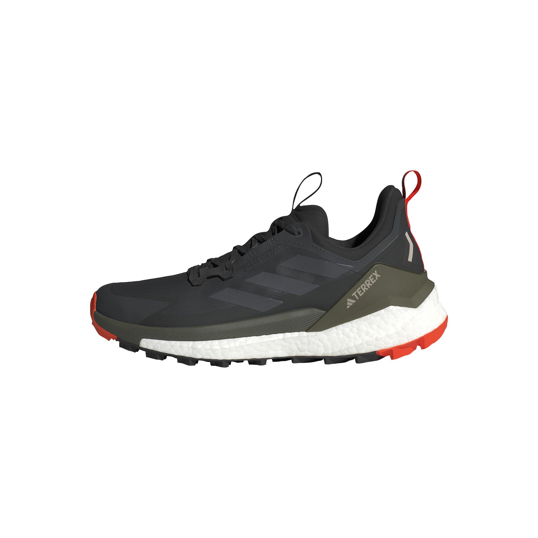 product/a/d/adidas_id7690_13_footwear_photography_left_side_center_lateral_view_white.jpg
