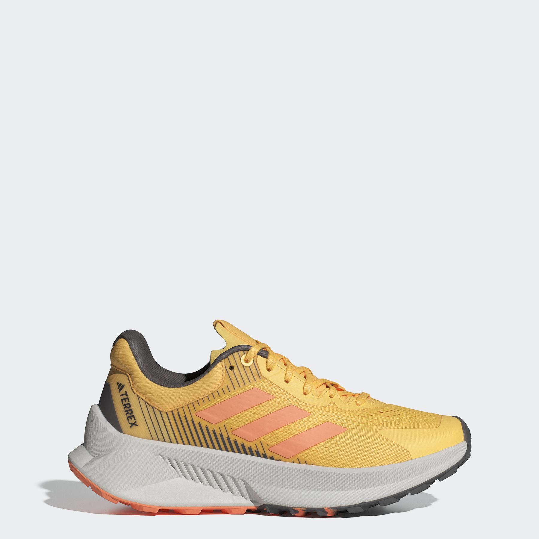 product/a/d/adidas_id7720_15_footwear_photography_heromrktng_view_1_white-nw032224.jpg
