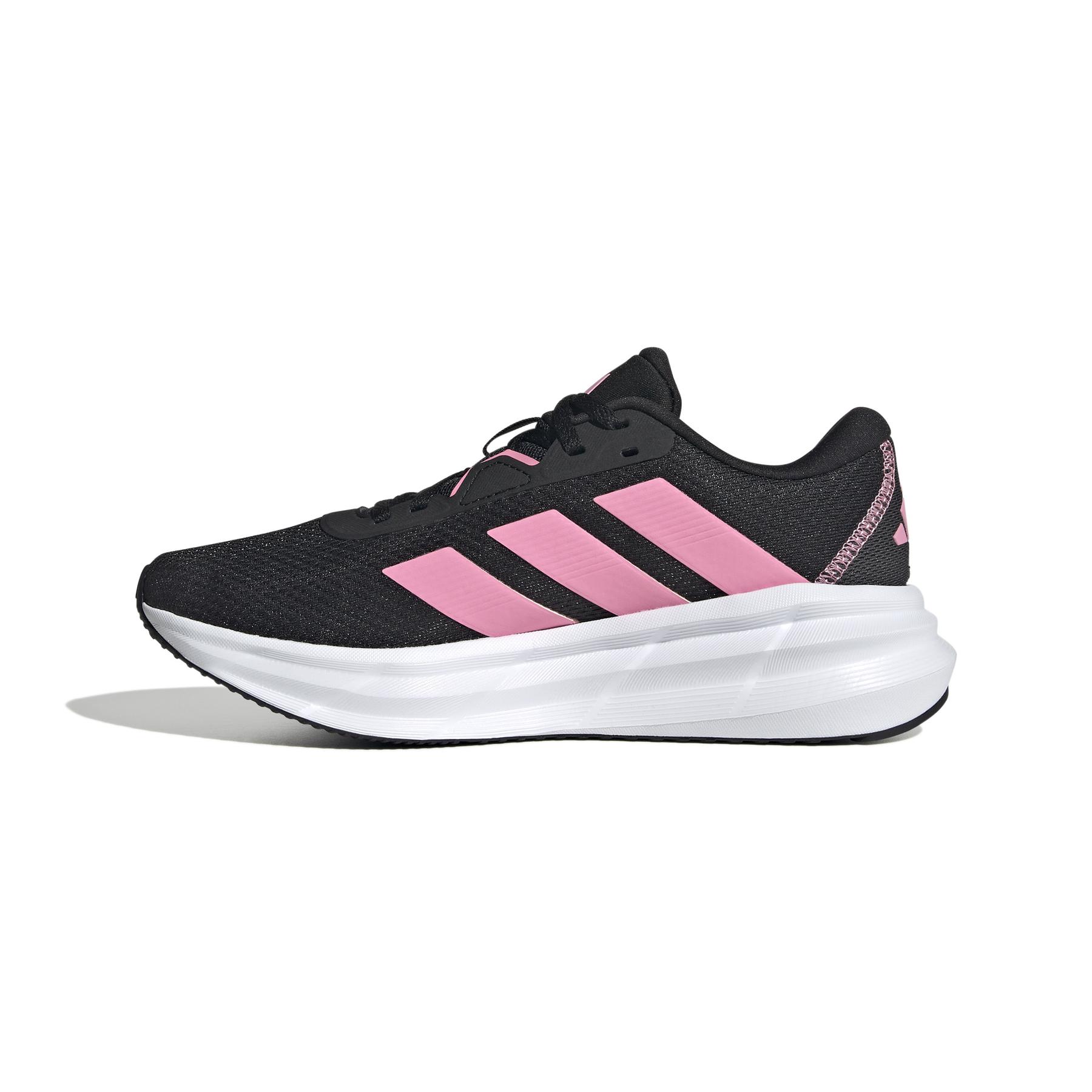 product/a/d/adidas_id8763_5_footwear_photography_side_medial_center_view_white.jpg