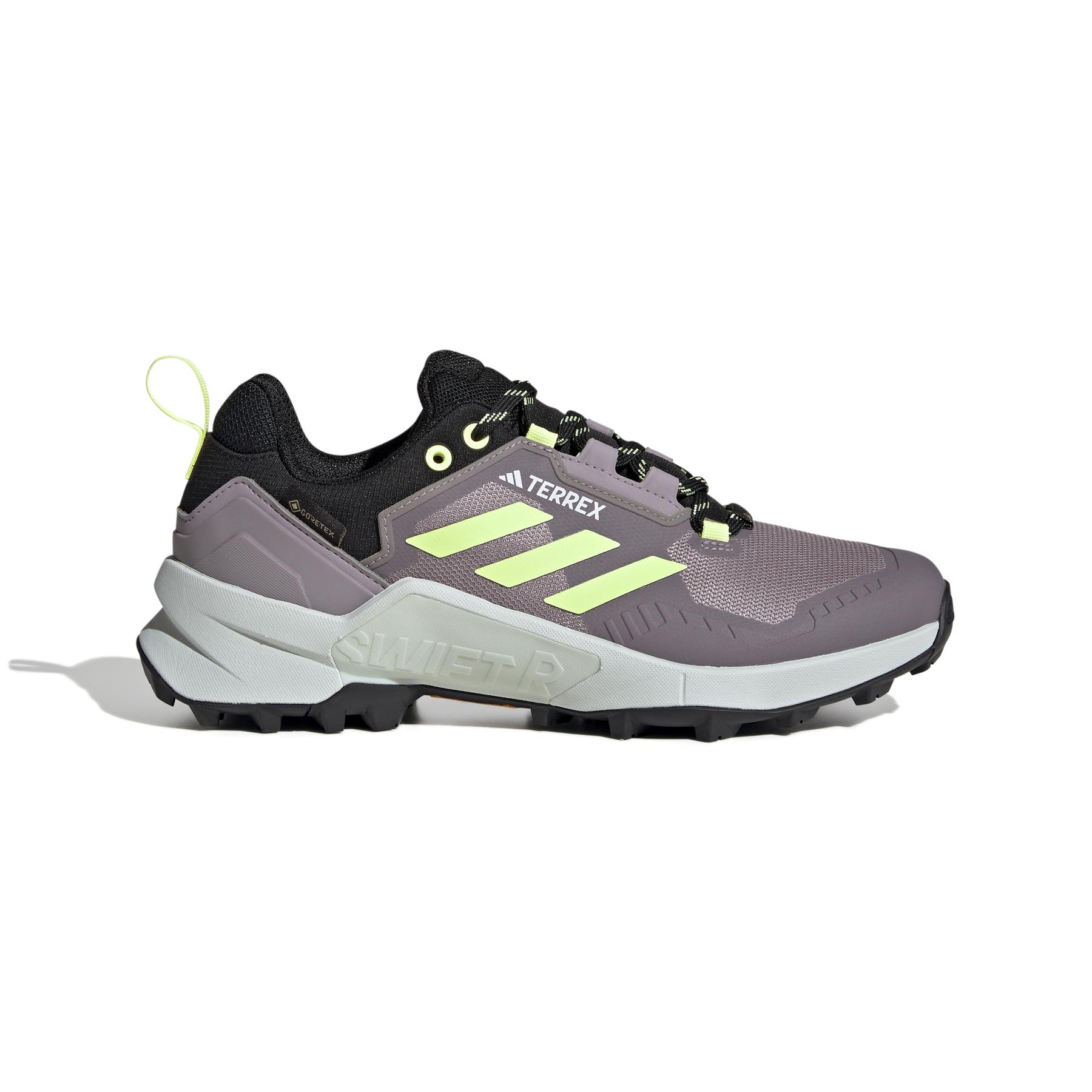 product/a/d/adidas_ie5071_1_footwear_photography_side_lateral_center_view_white.jpg