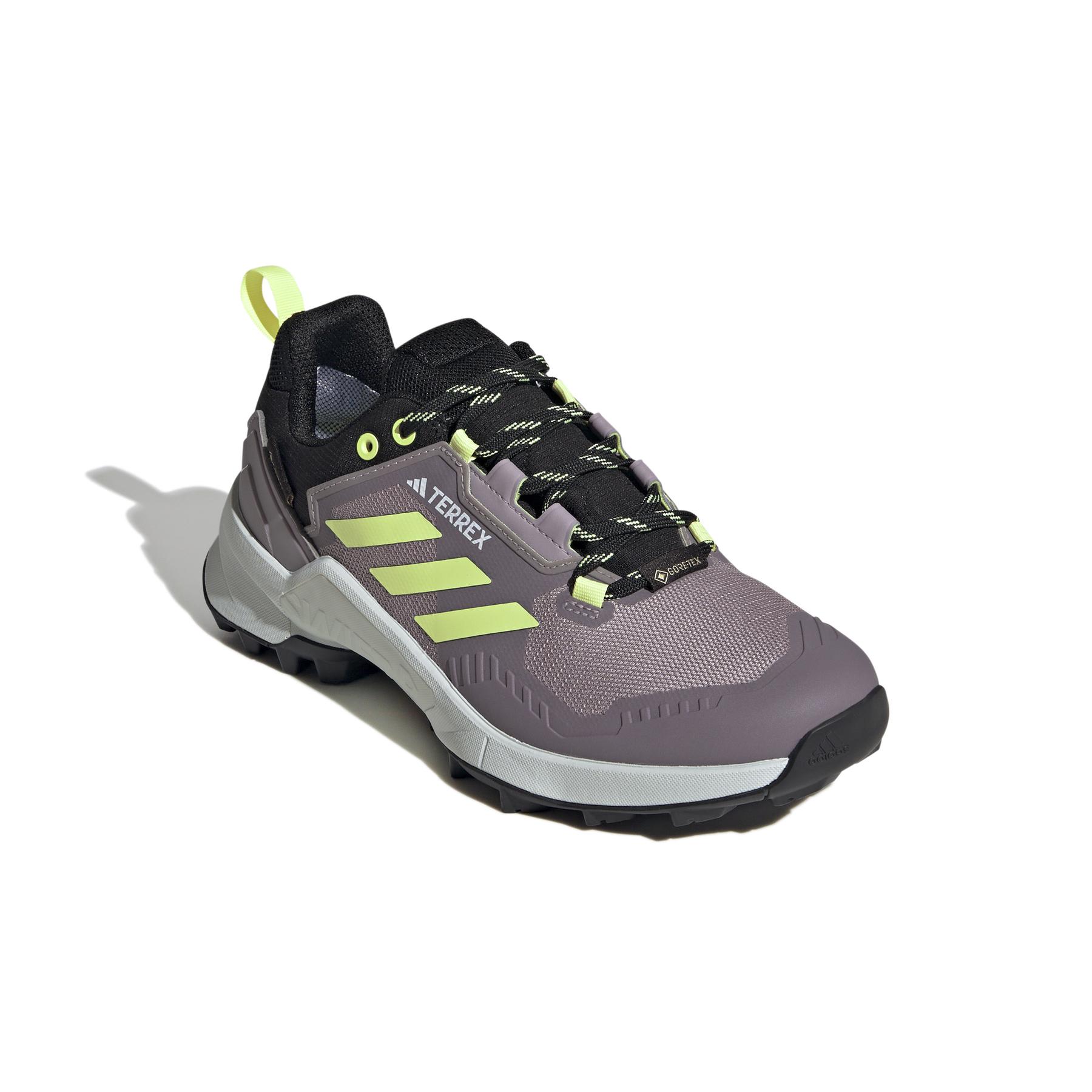 product/a/d/adidas_ie5071_6_footwear_photography_front_lateral_top_view_white.jpg