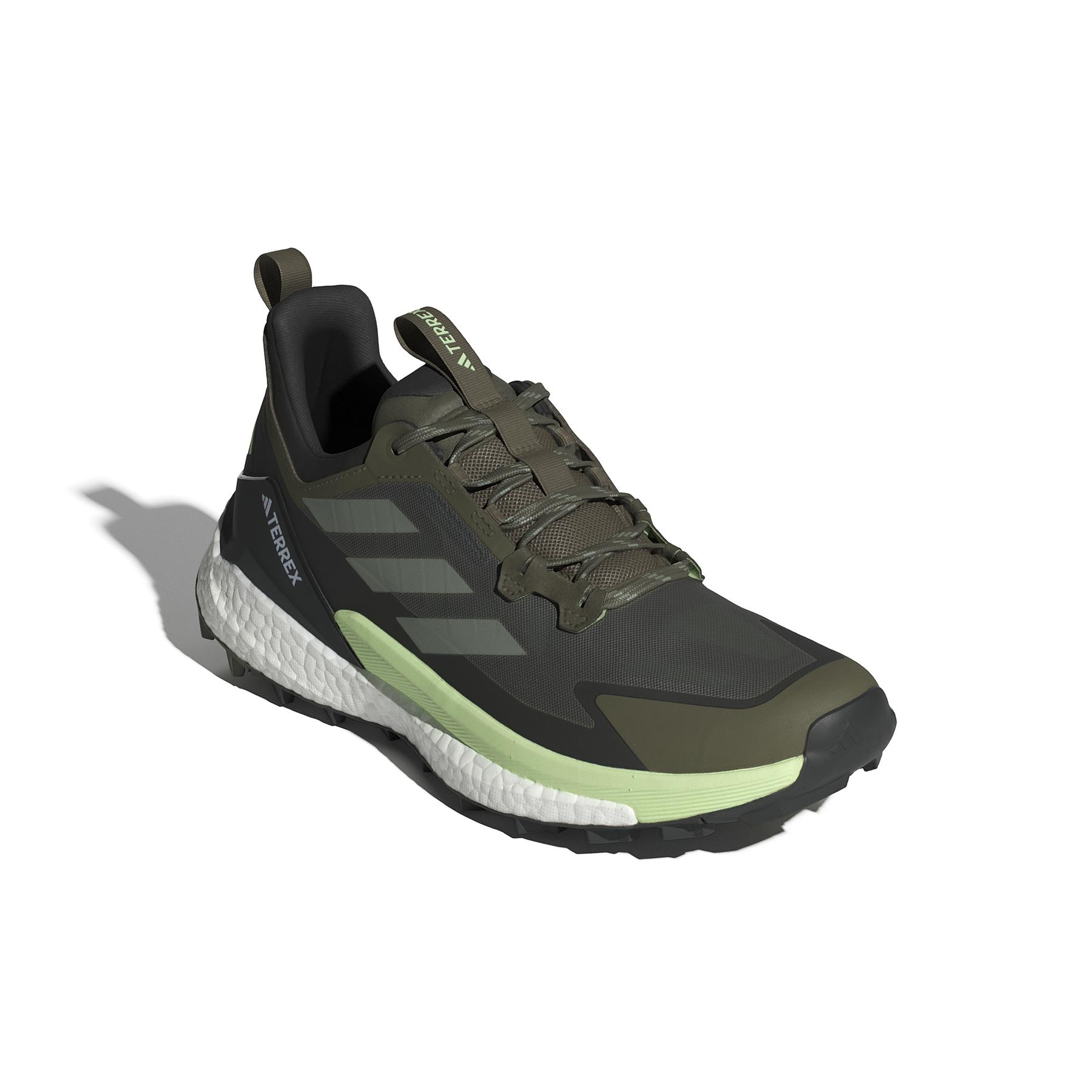 product/a/d/adidas_ie5109_6_footwear_photography_front_lateral_top_view_white.jpg