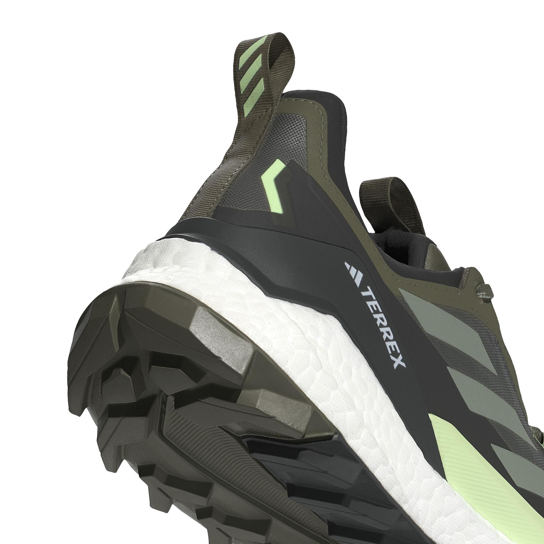 product/a/d/adidas_ie5109_9_footwear_photography_detail_view_2_white.jpg