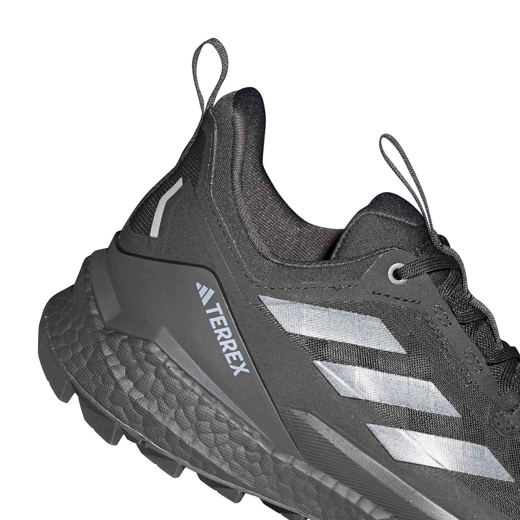 product/a/d/adidas_ie5110_14_footwear_photography_reflective_detail_white.jpg