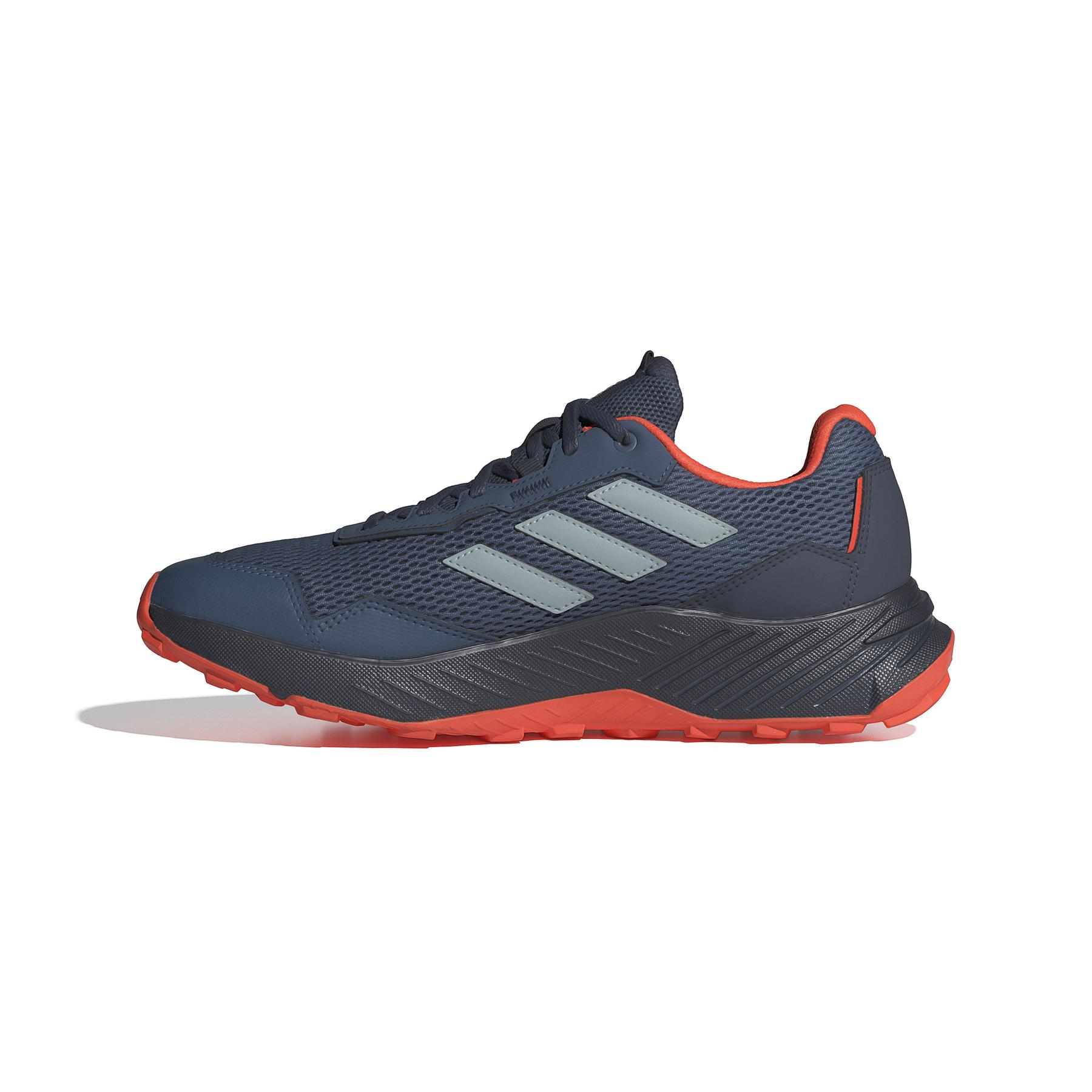 product/a/d/adidas_ie5908_5_footwear_photography_side_medial_center_view_white-nw032224.jpg
