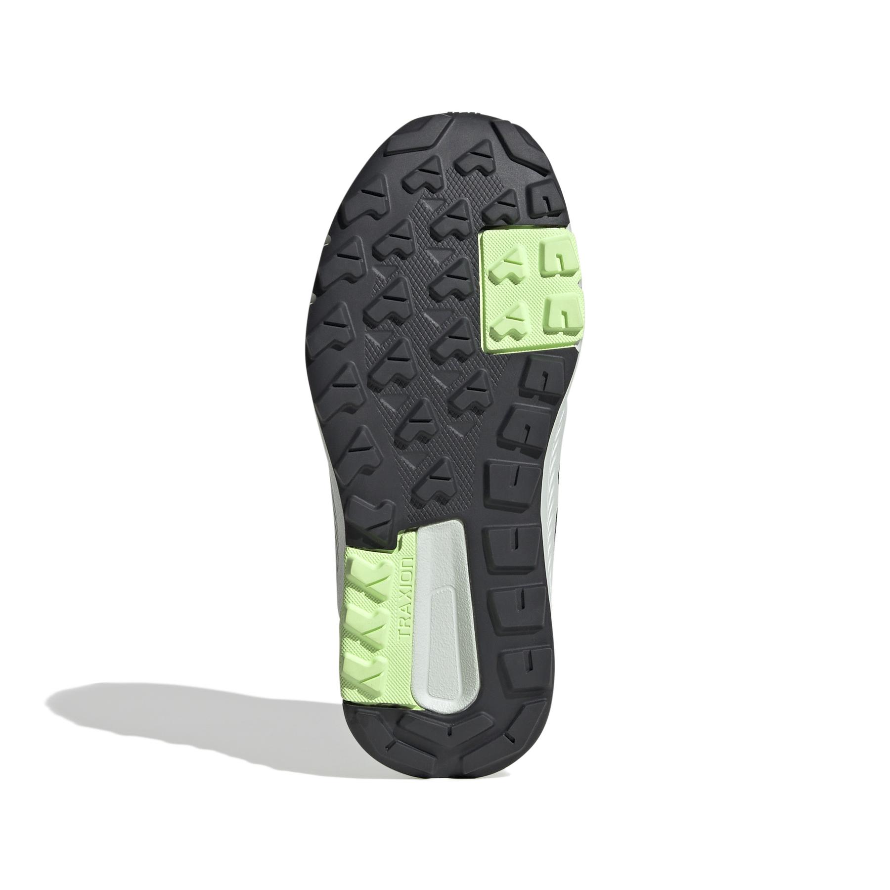 product/a/d/adidas_ie7604_4_footwear_photography_bottom_view_white.jpg