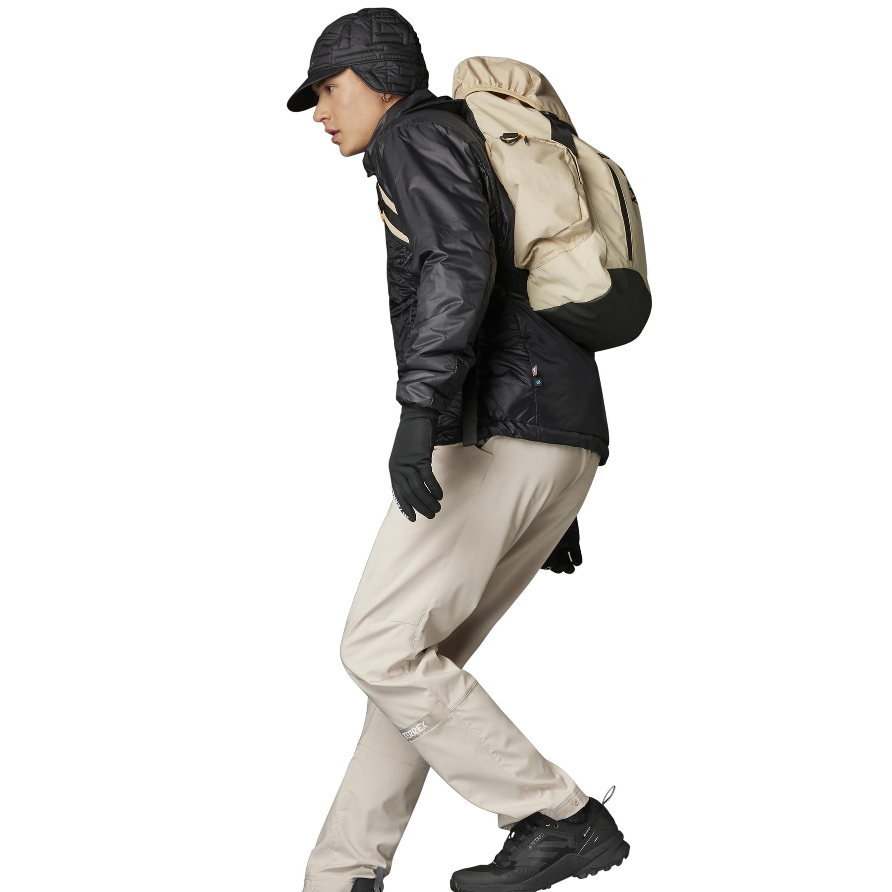 product/a/d/adidas_ie7634_24_footwear_photography_heromrktng_view_7_white.jpg