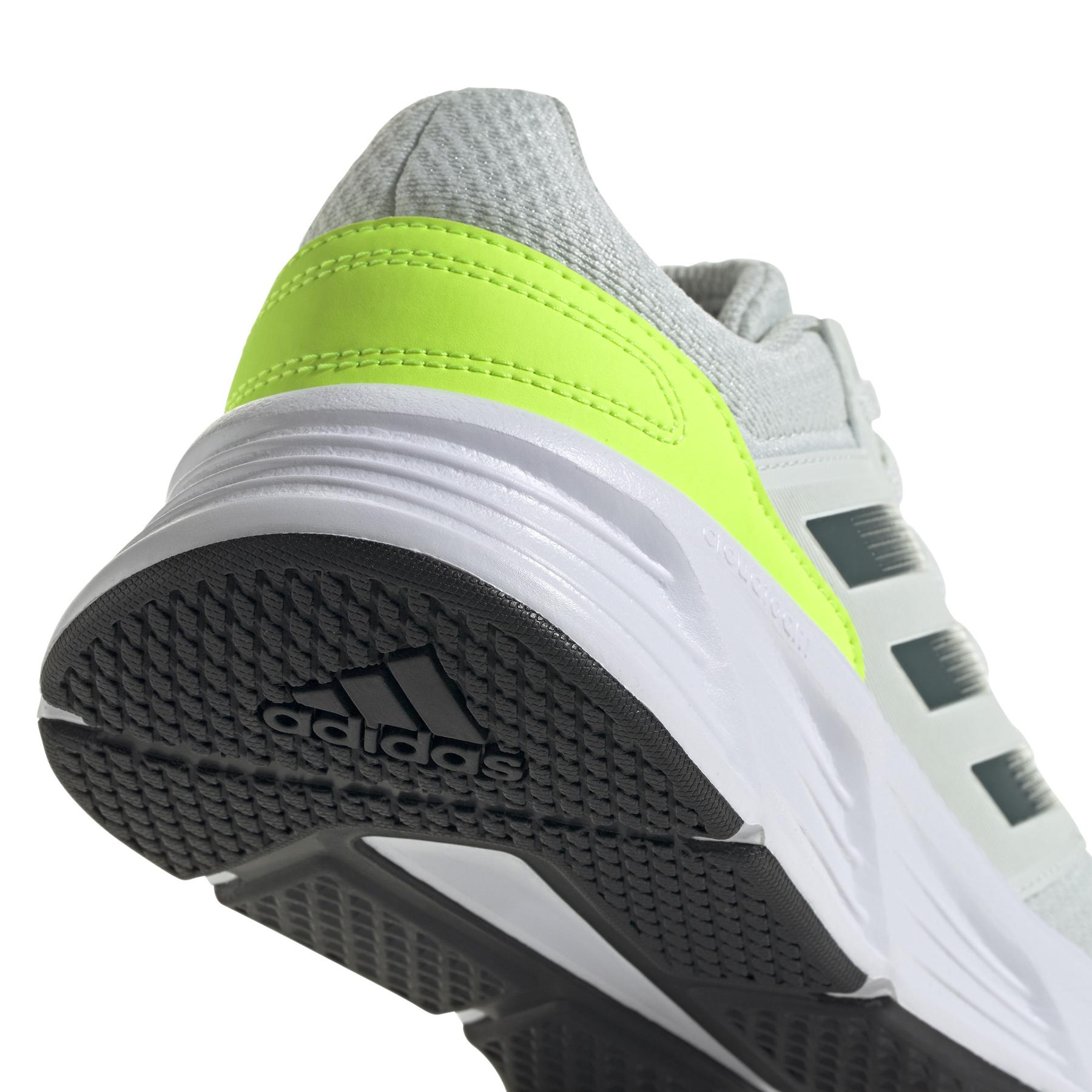 product/a/d/adidas_ie8135_8_footwear_photography_detail_view_1_white.jpg