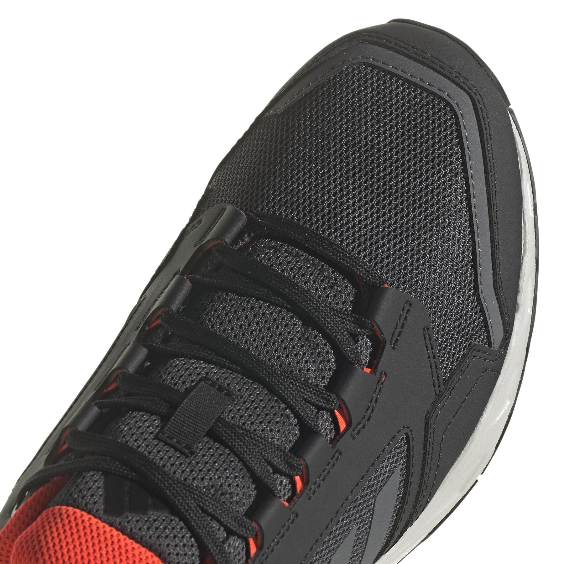 product/a/d/adidas_ie9398_9_footwear_photography_detail_view_2_white.jpg