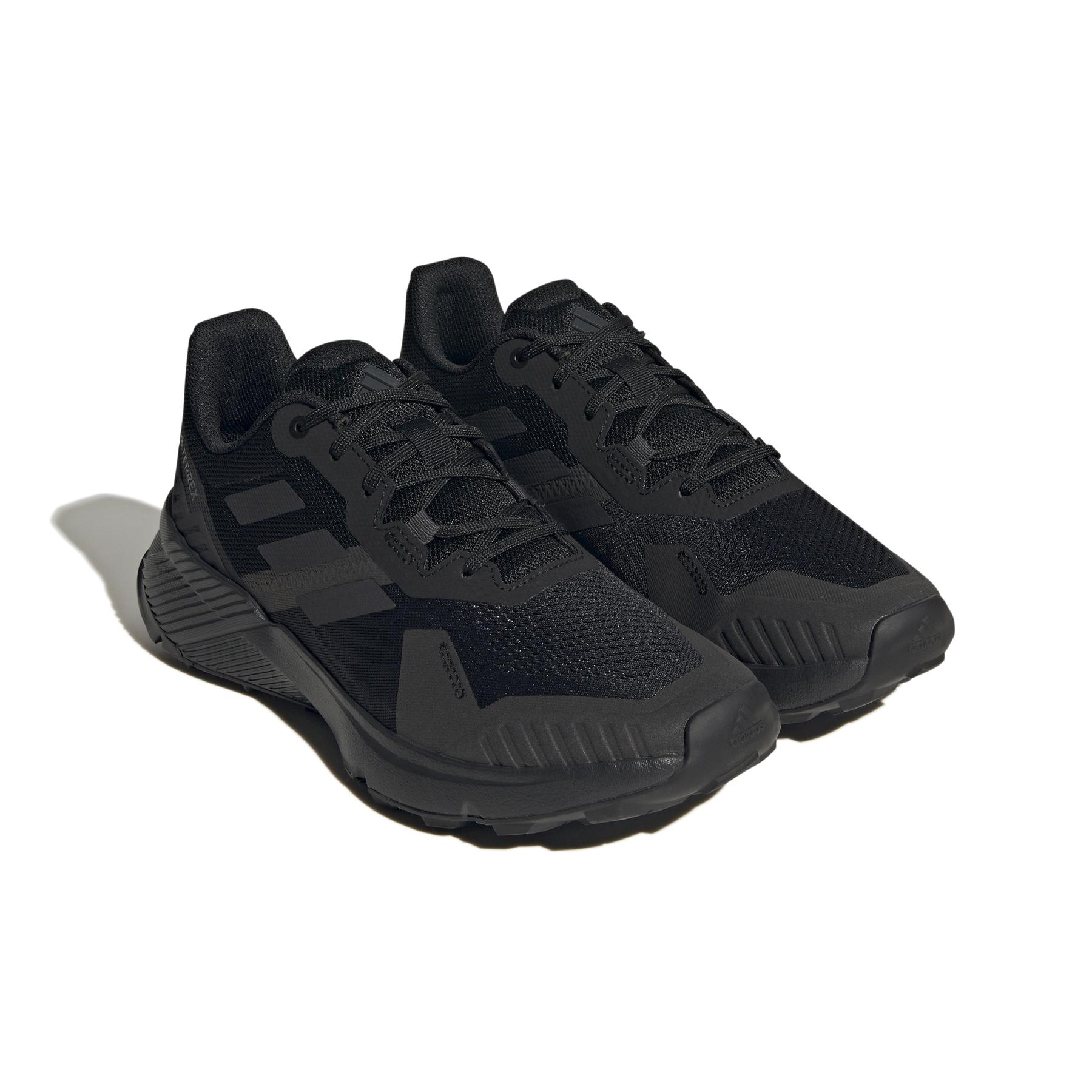 product/a/d/adidas_ie9413_6_footwear_photography_front_lateral_top_view_white.jpg