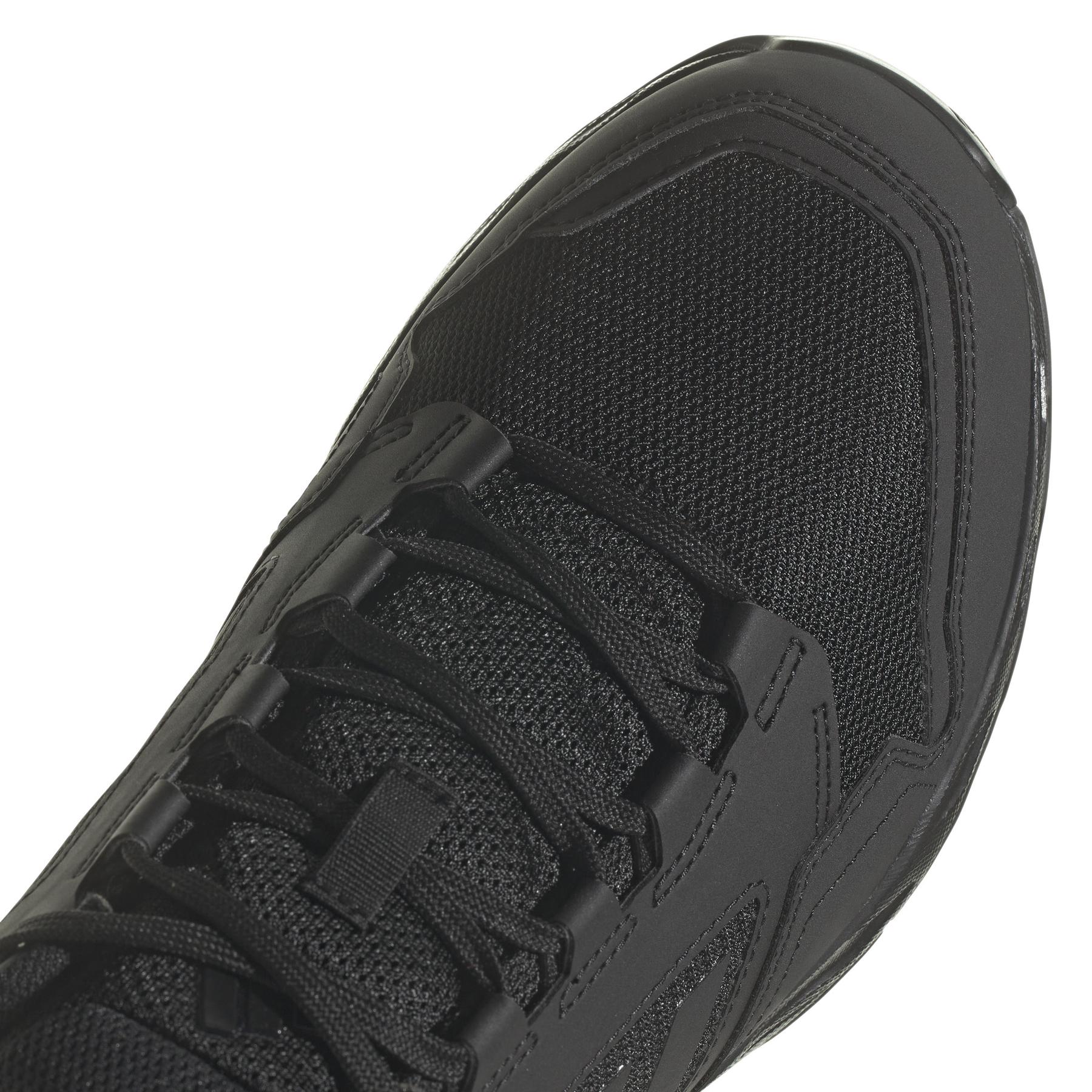 product/a/d/adidas_if2581_9_footwear_photography_detail_view_2_white.jpg