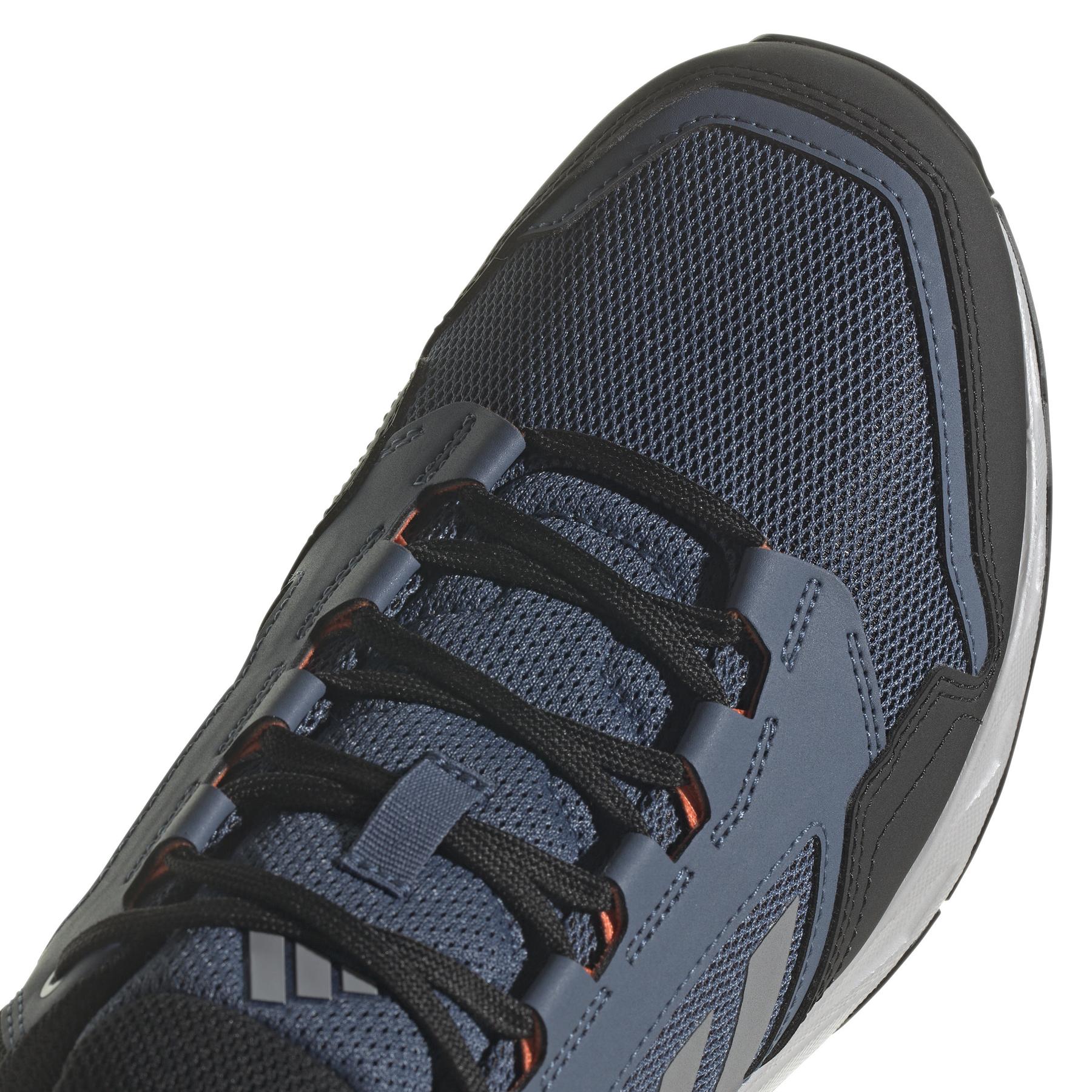 product/a/d/adidas_if2583_9_footwear_photography_detail_view_2_white.jpg