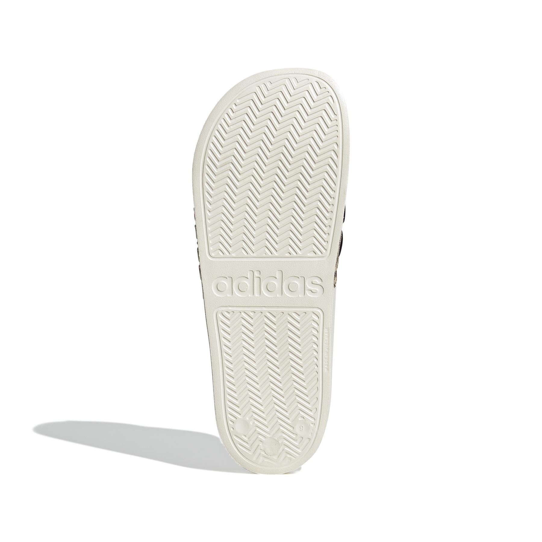product/a/d/adidas_ig3682_4_footwear_photography_bottom_view_white.jpg