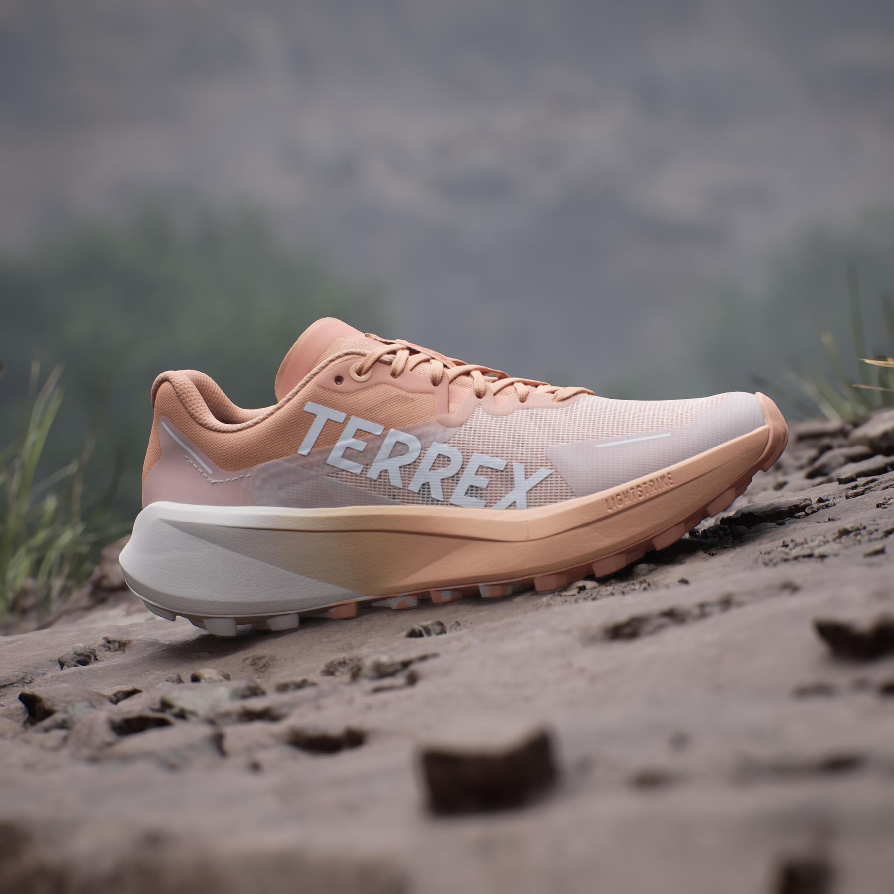 product/a/d/adidas_ig6582_16_footwear_photography_heromrktng_view_3.jpg