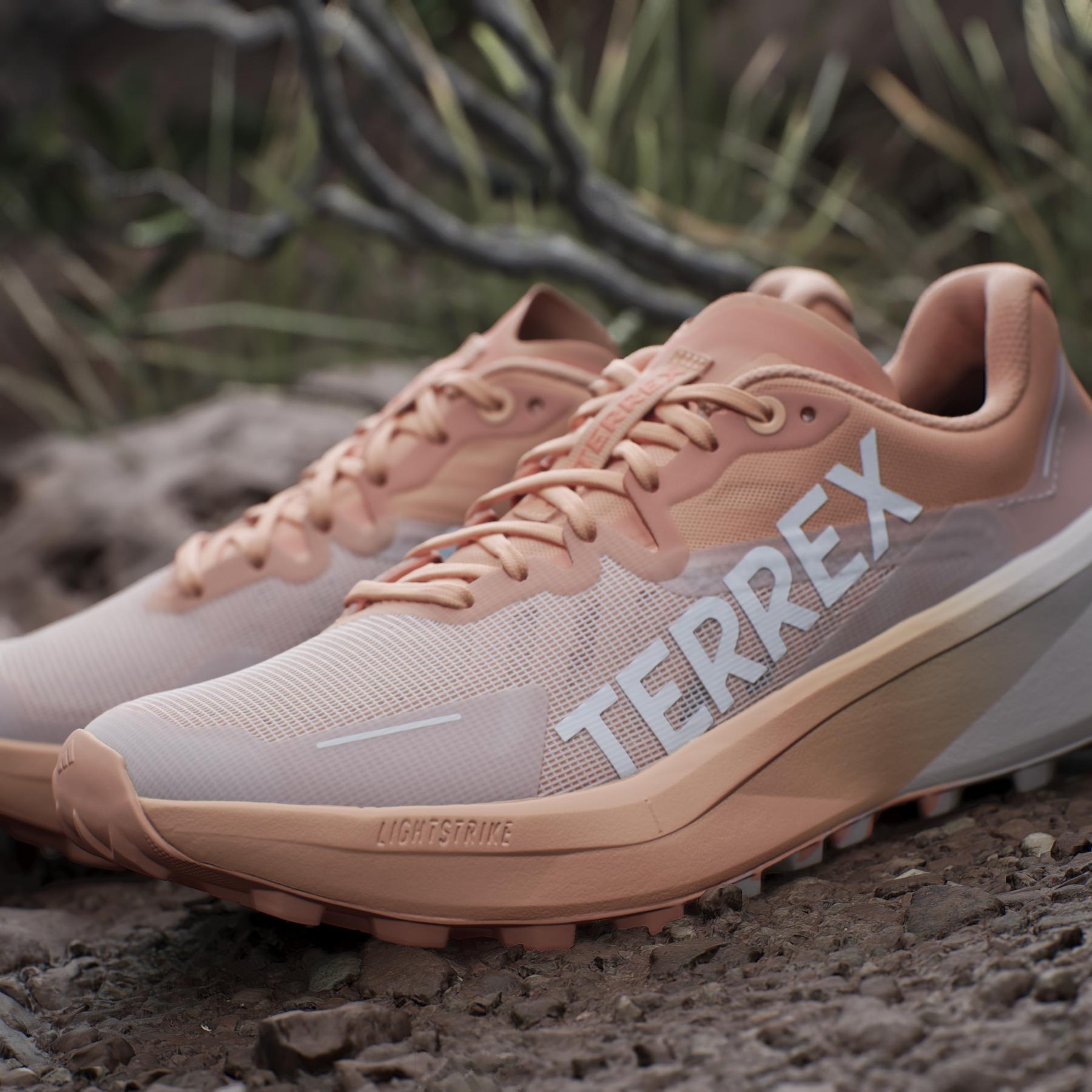 product/a/d/adidas_ig6582_22_footwear_photography_heromrktng_view_9.jpg