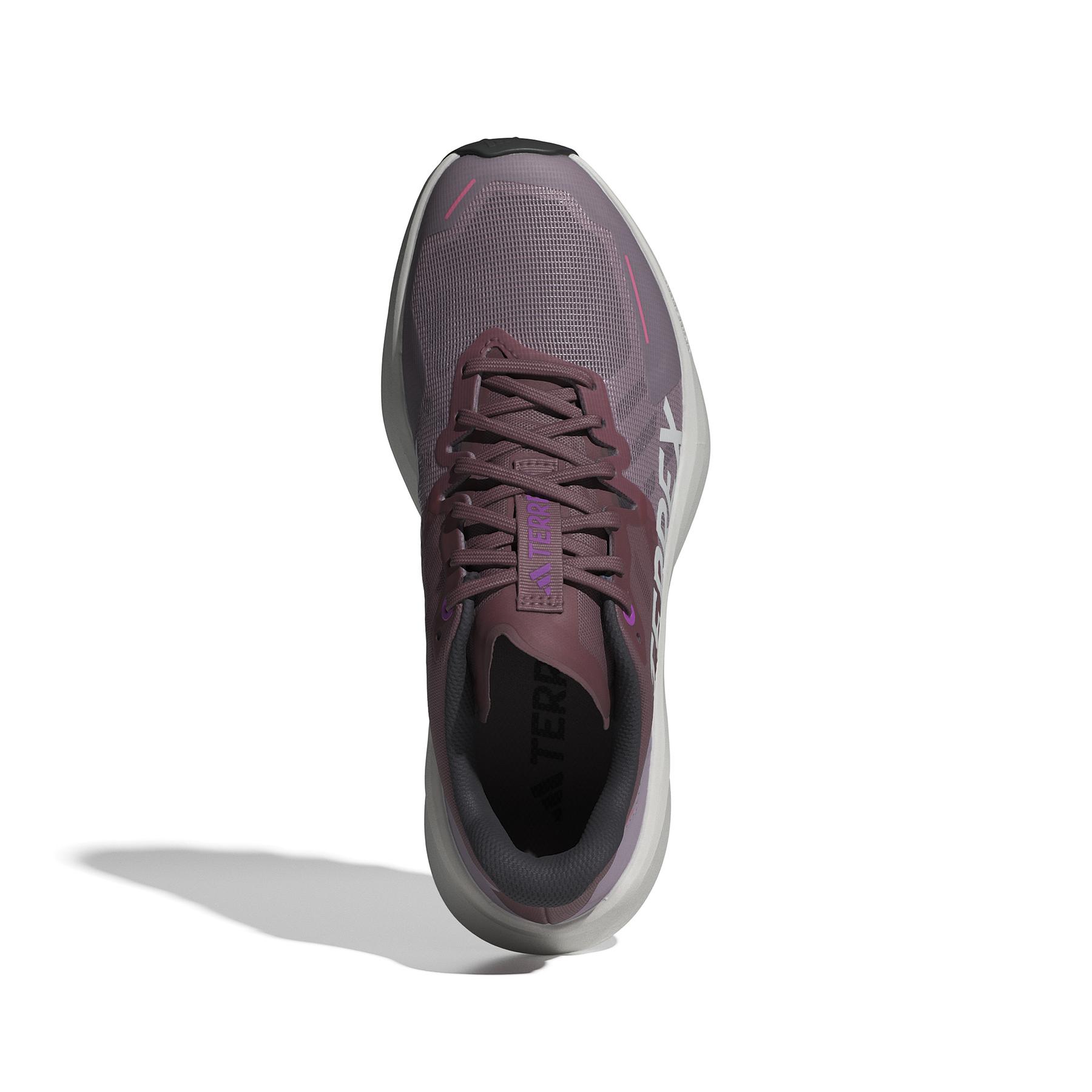 product/a/d/adidas_ig6583_3_footwear_photography_top_portrait_view_white.jpg