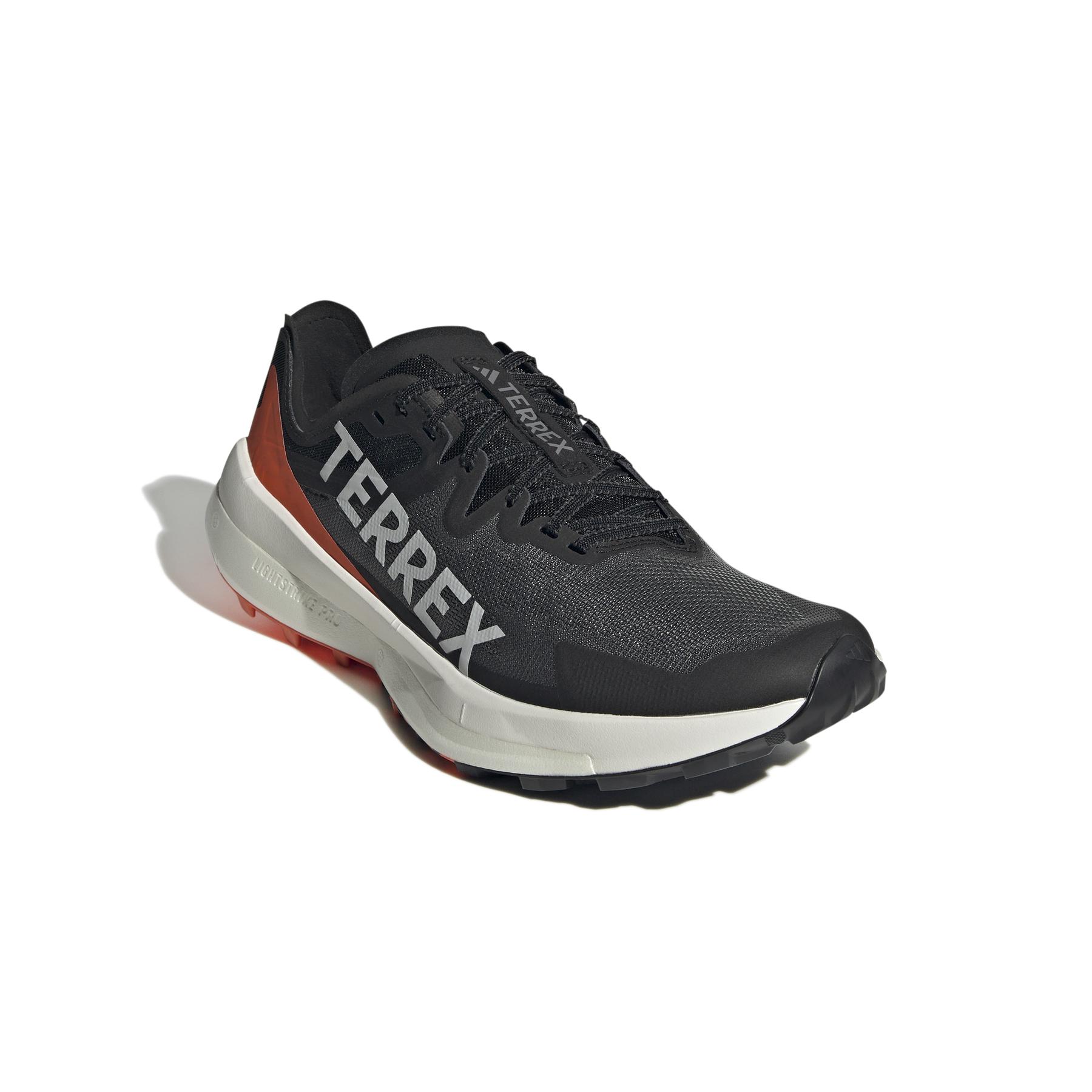 product/a/d/adidas_ig8017_6_footwear_photography_front_lateral_top_view_white.jpg