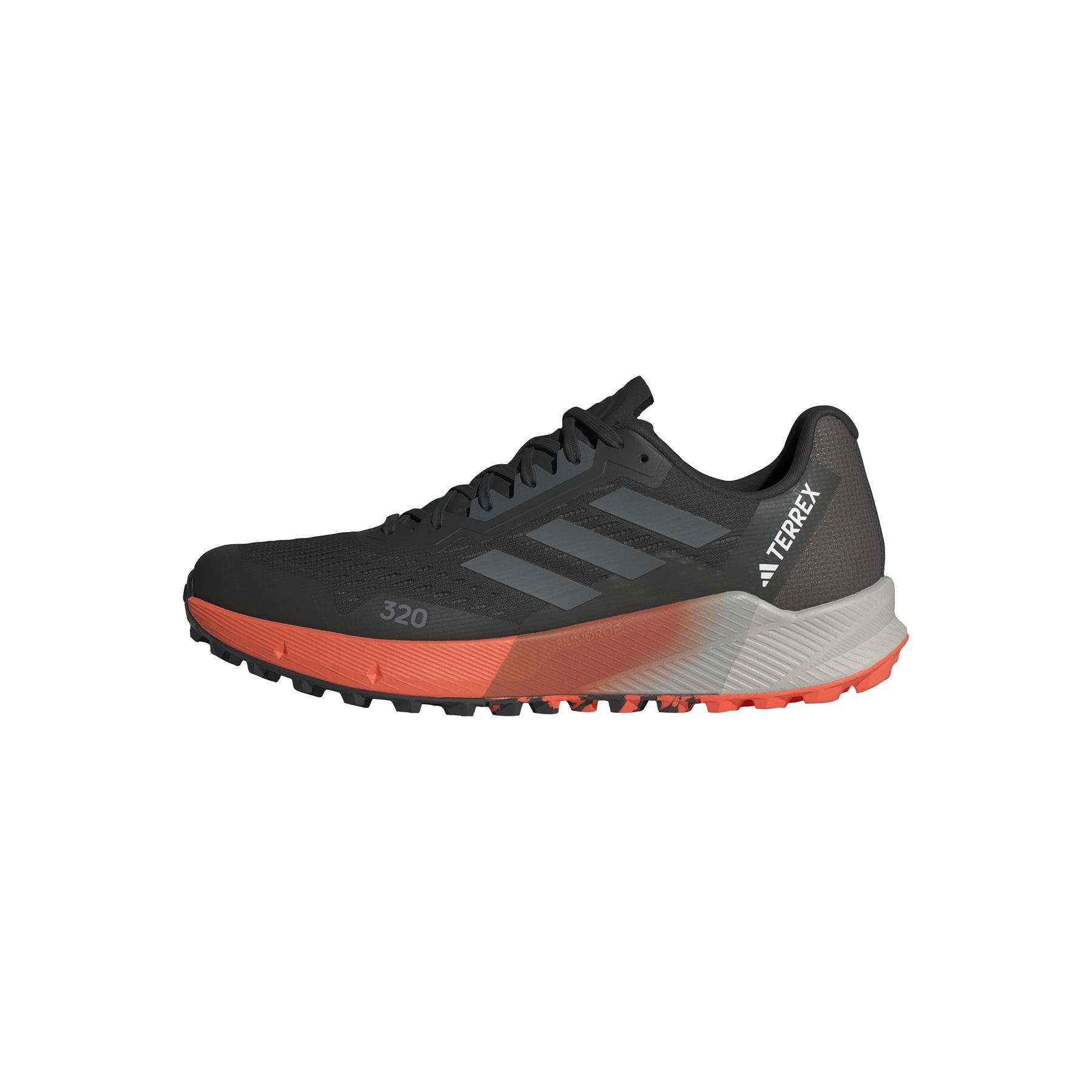product/a/d/adidas_ig8018_13_footwear_photography_left_side_center_lateral_view_white.jpg