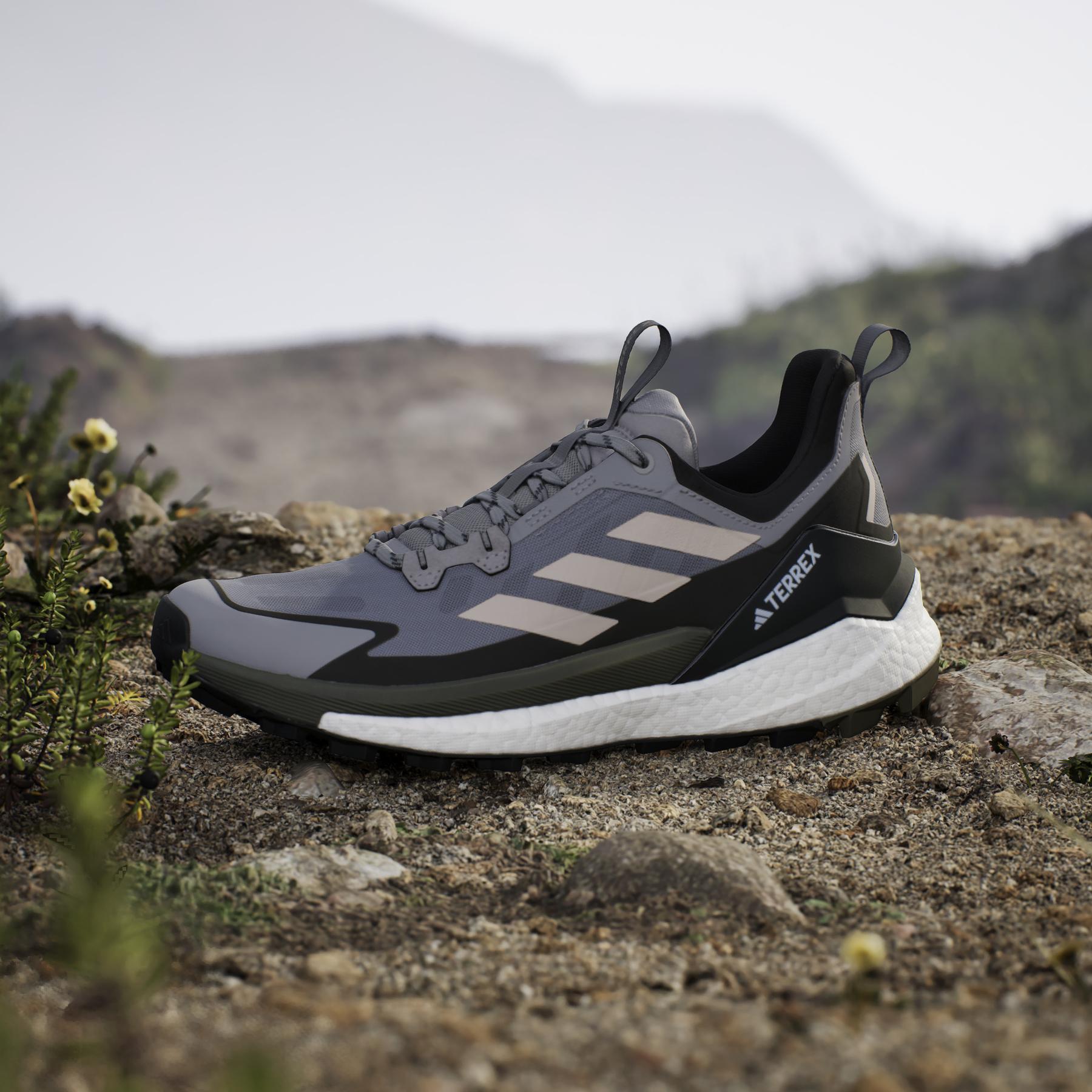 product/a/d/adidas_ig8881_18_footwear_photography_heromrktng_view_7.jpg