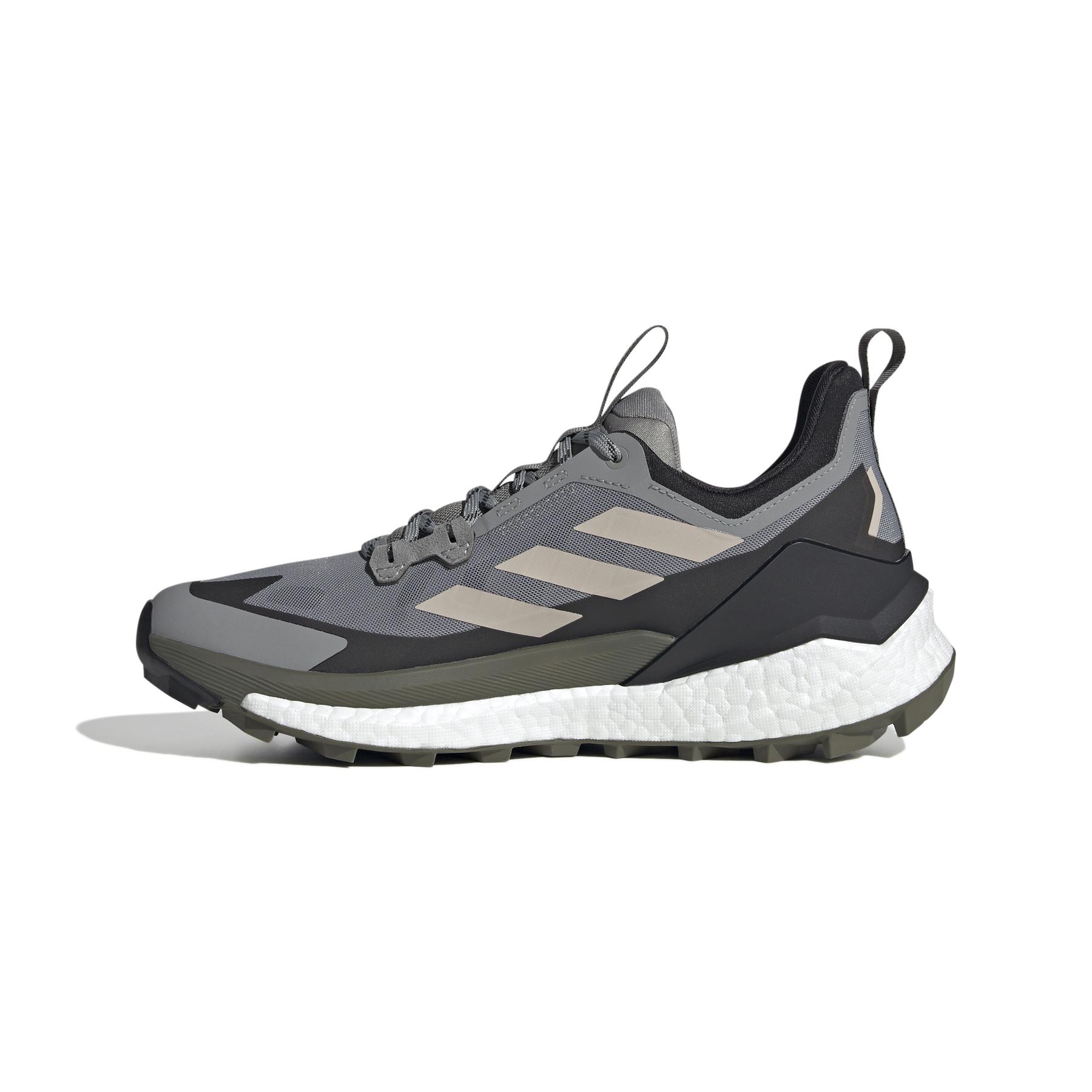product/a/d/adidas_ig8881_5_footwear_photography_side_medial_center_view_white.jpg