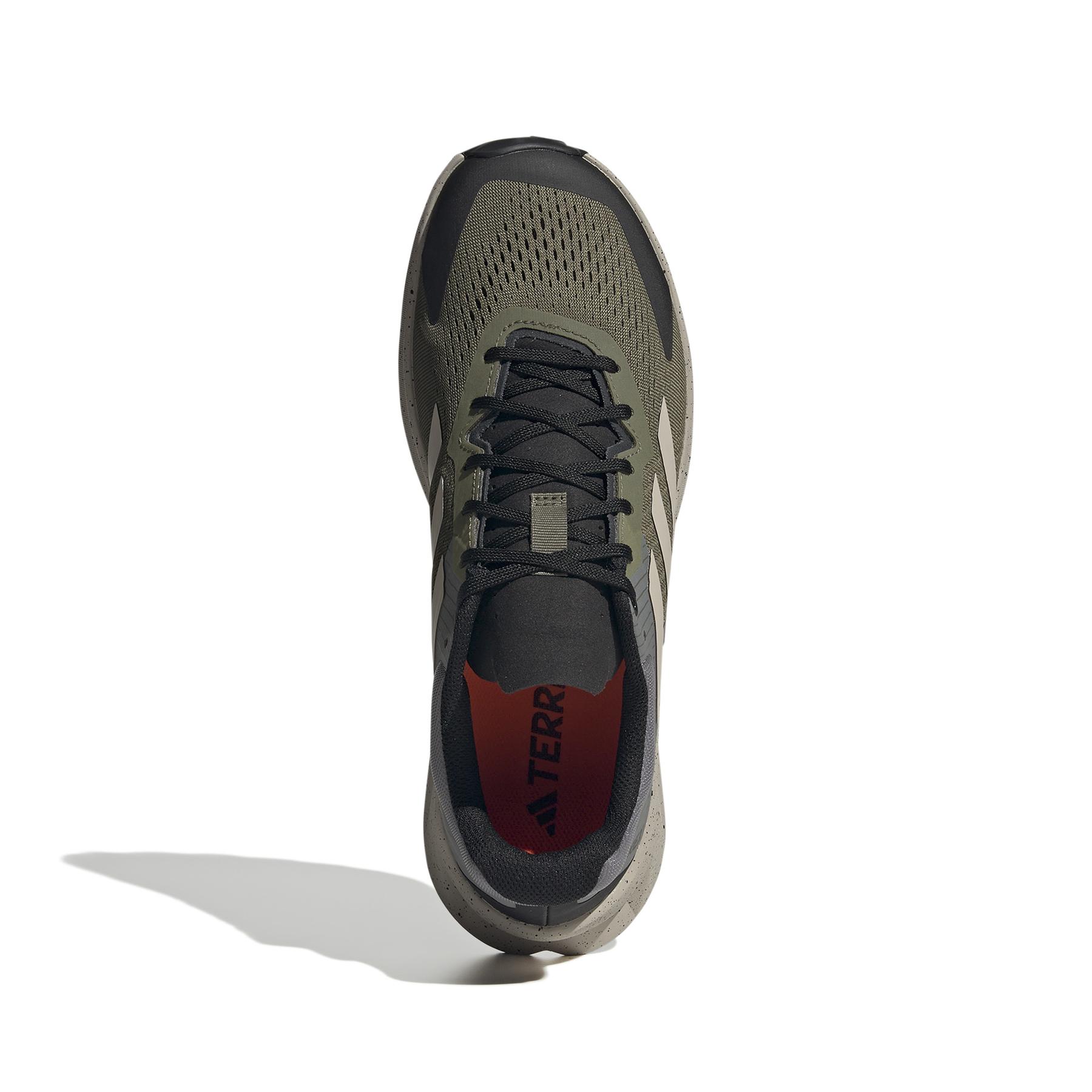 product/a/d/adidas_ig8923_3_footwear_photography_top_portrait_view_white.jpg