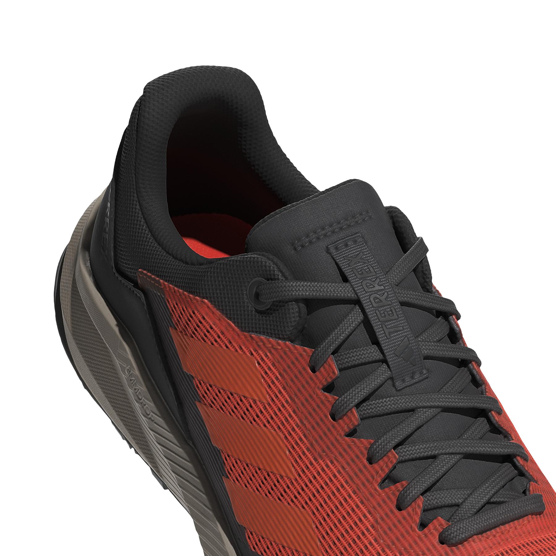 product/a/d/adidas_ig8930_8_footwear_photography_detail_view_1_white.jpg