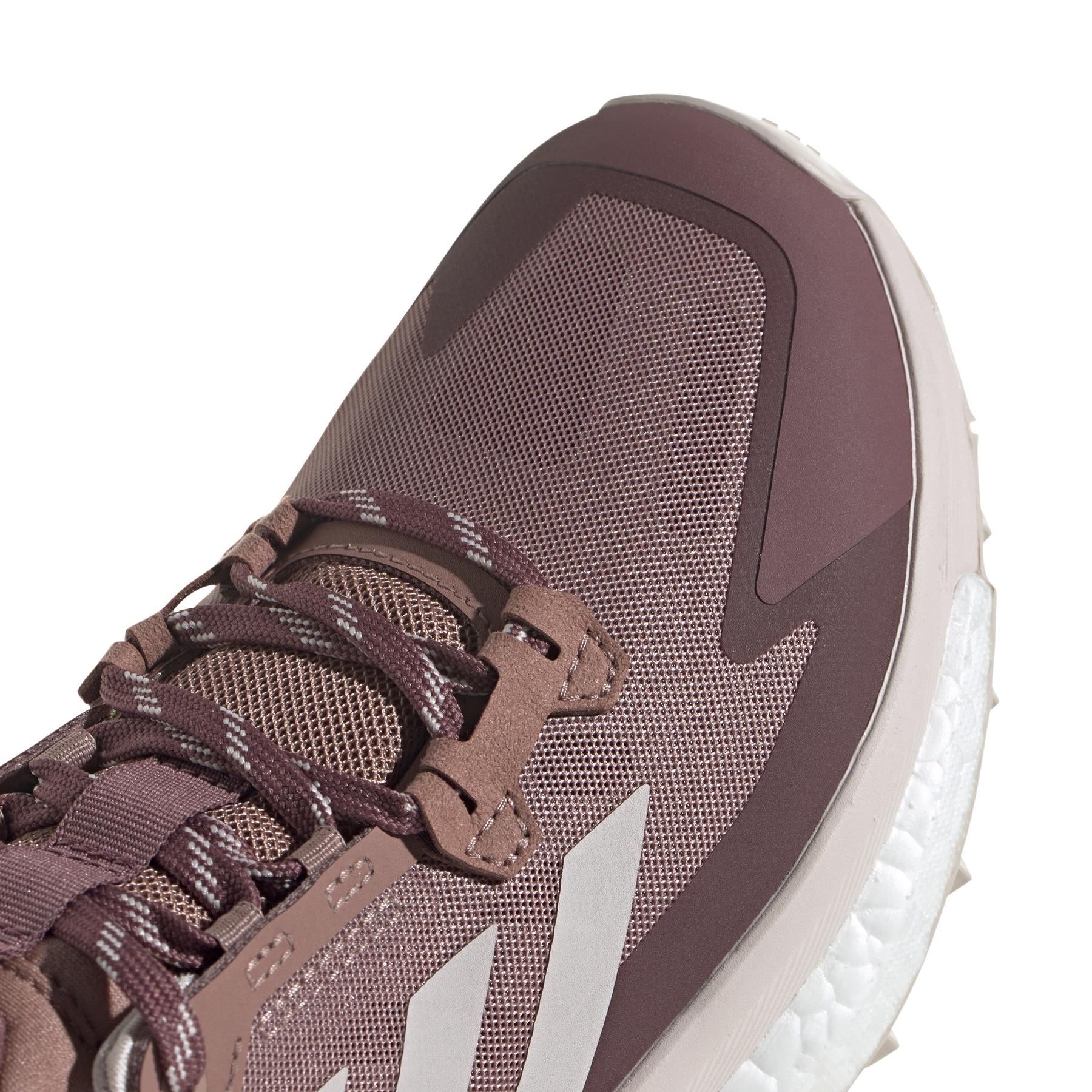product/a/d/adidas_ih0614_9_footwear_photography_detail_view_2_white-nw091625.jpg